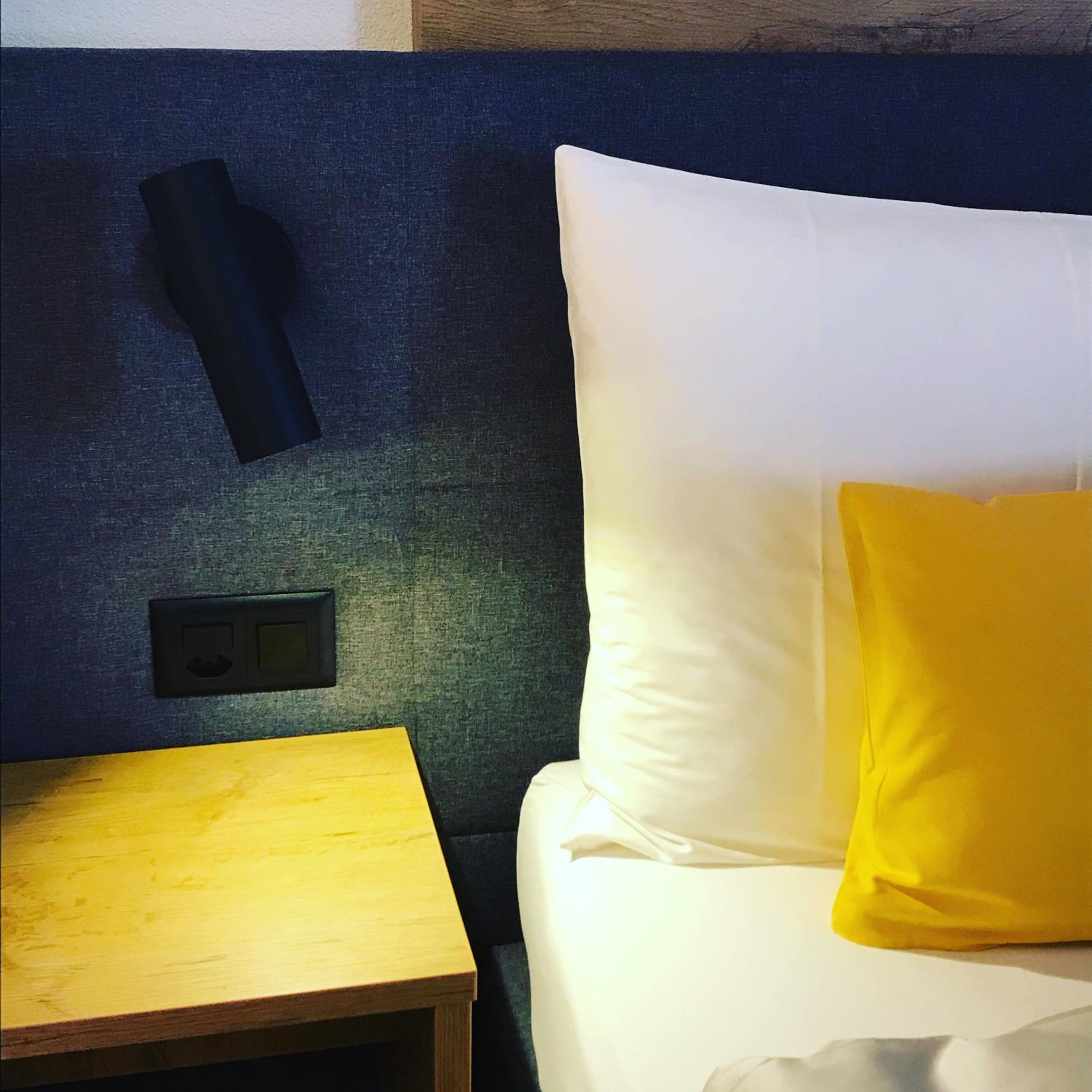 Deluxe Single Room with Balcony photo 1