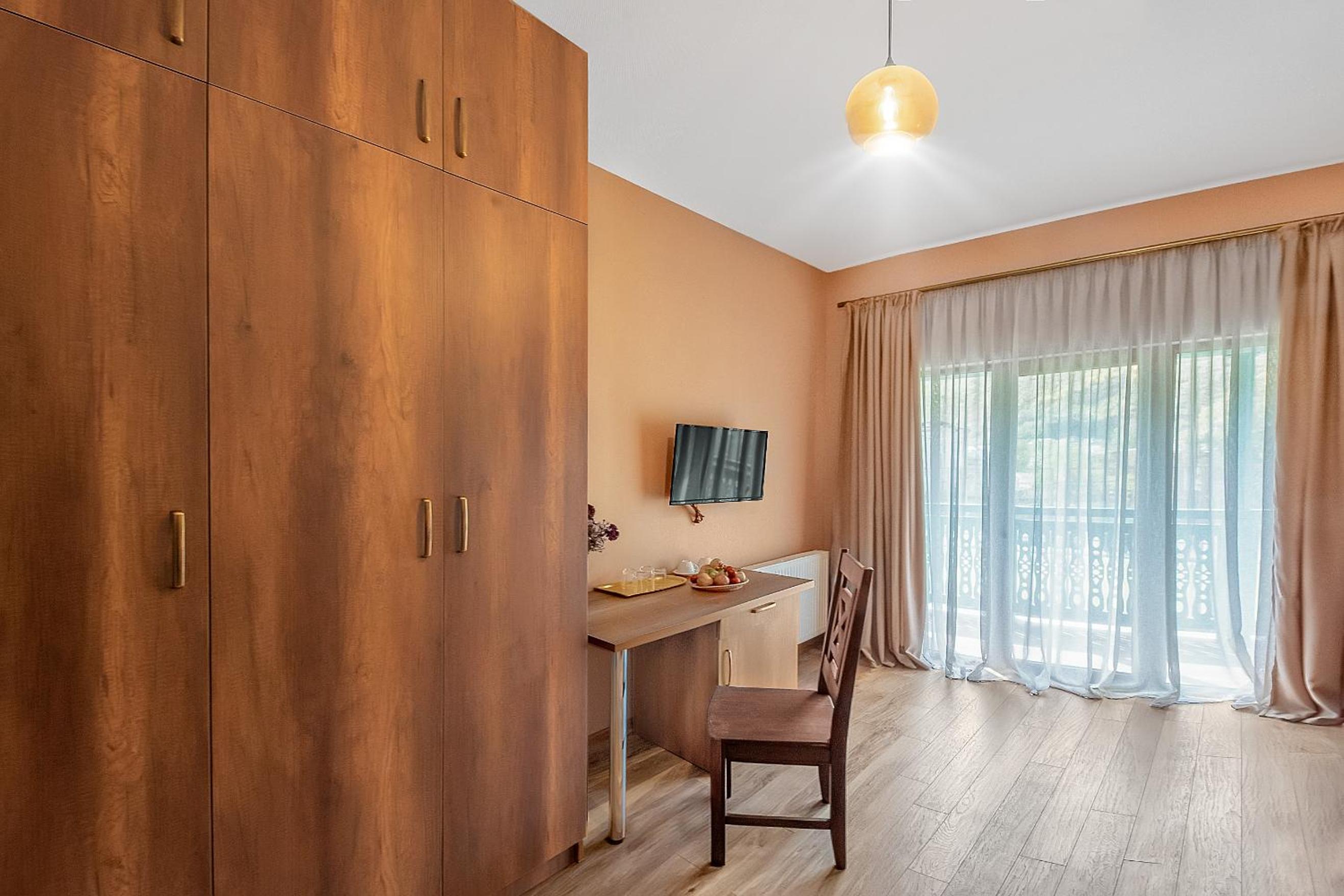 Deluxe Double Room with Balcony - Photo 20