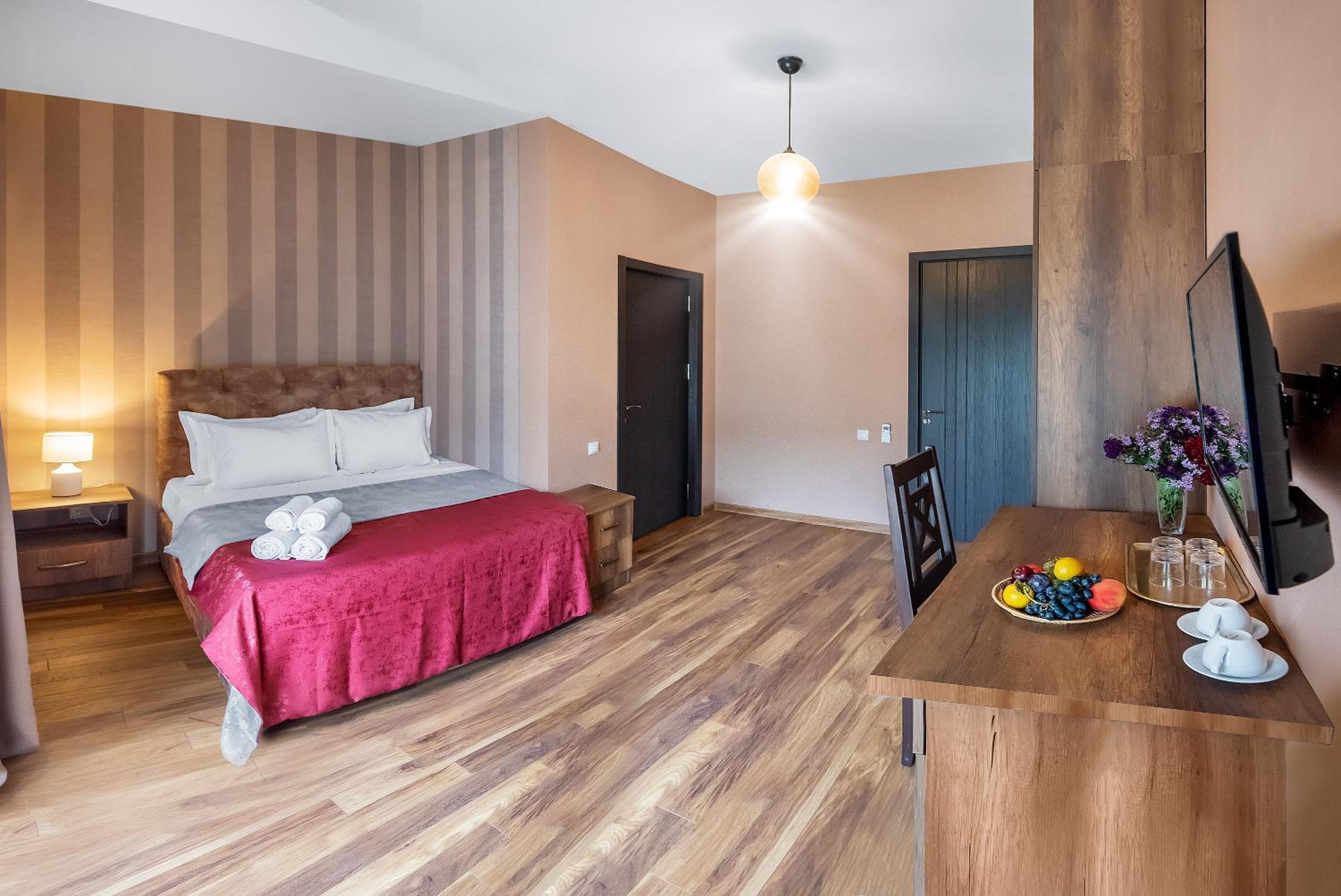 Deluxe Double Room with Balcony - Photo 17