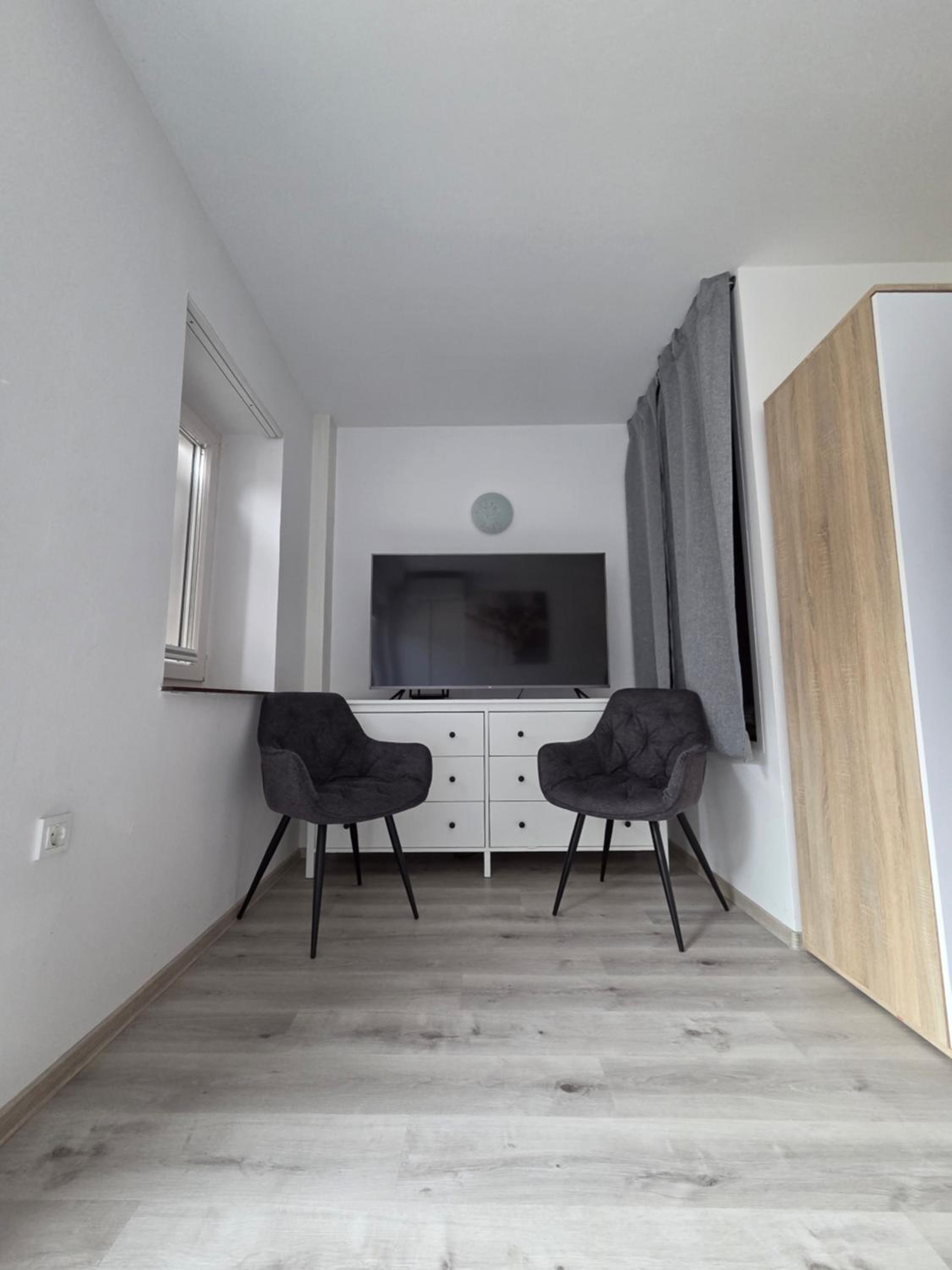 One-Bedroom Apartment with Balcony