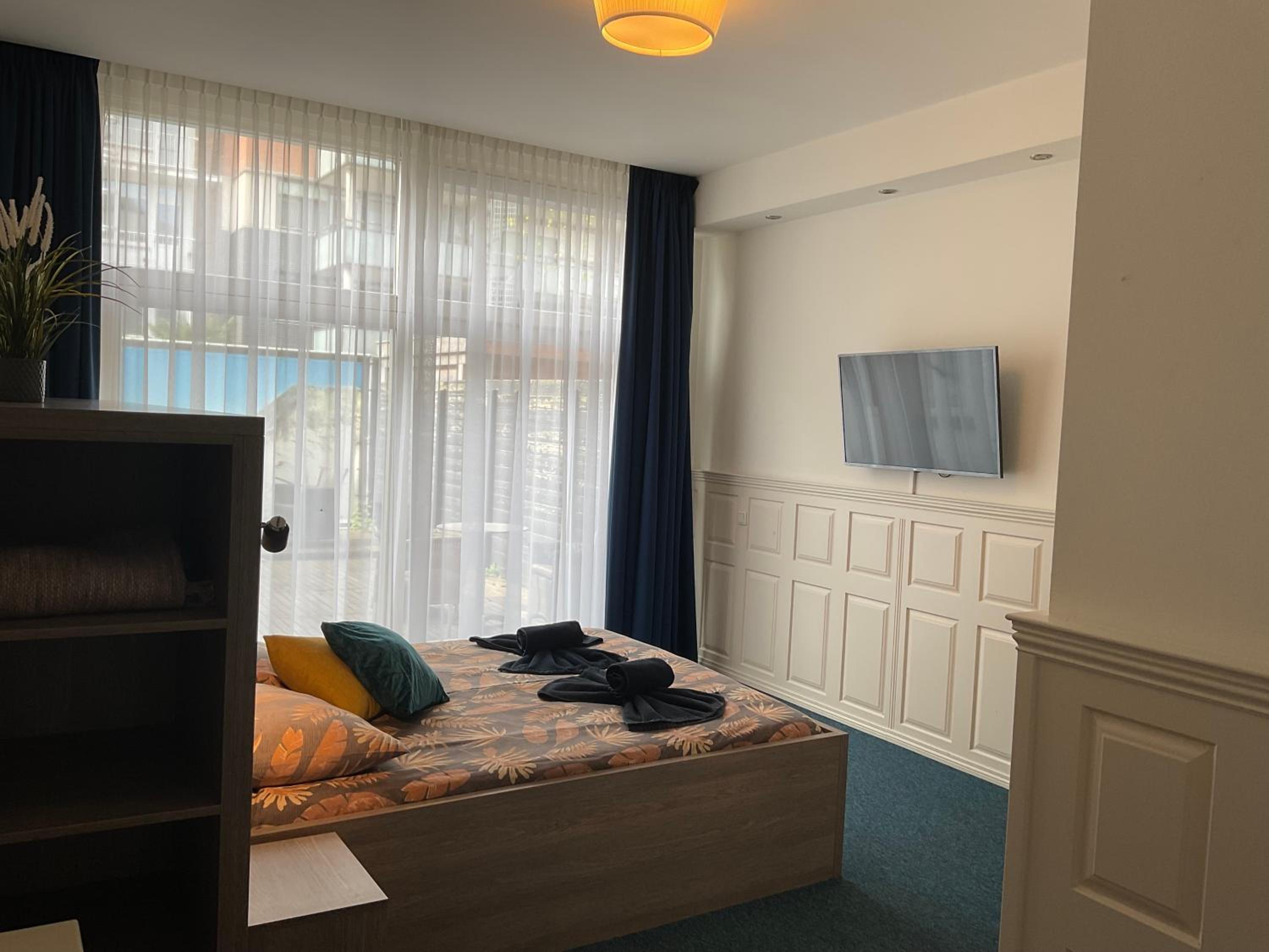 Double Room with Garden View - Photo 8