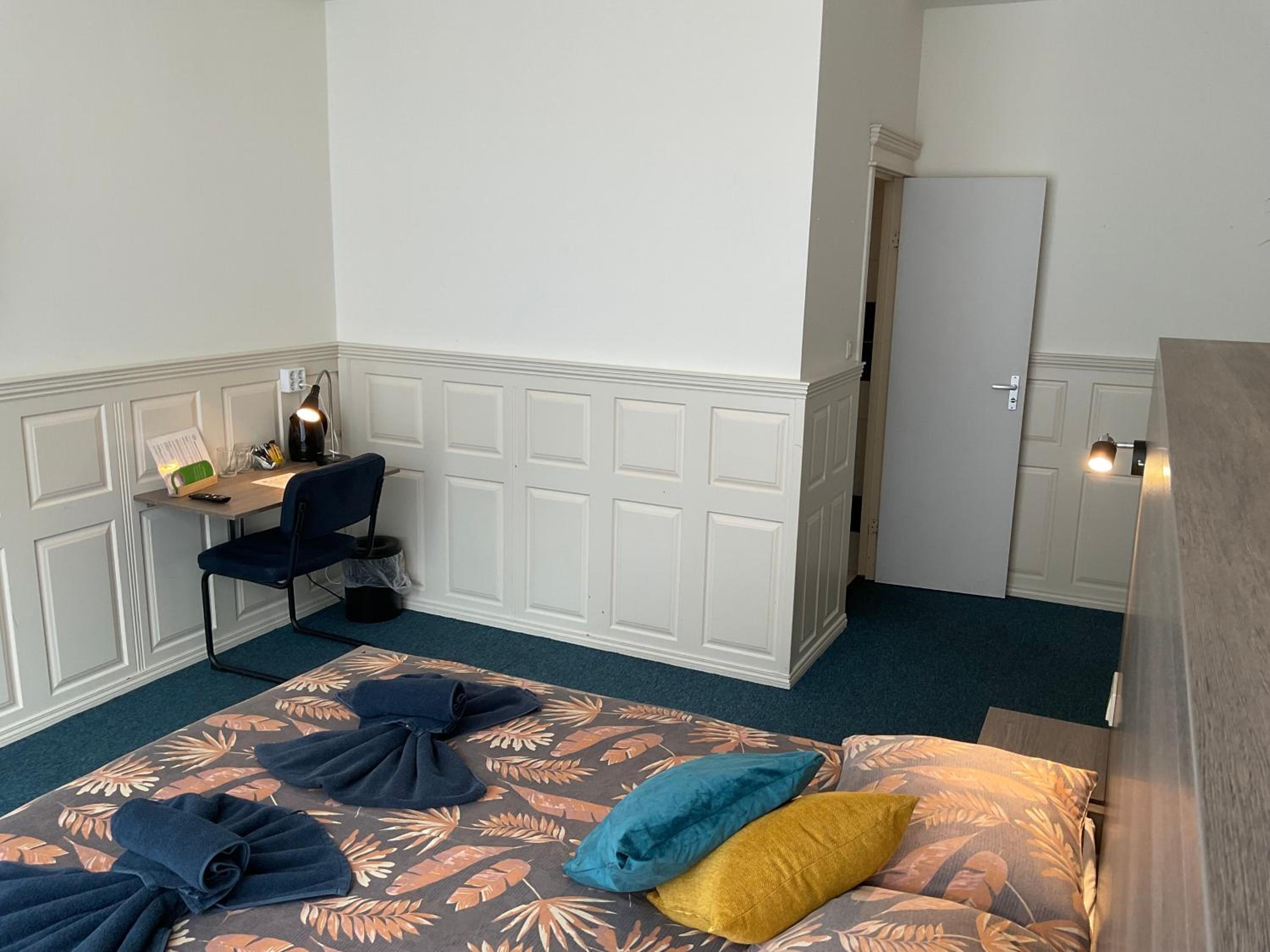 Double Room with Garden View - Photo 6