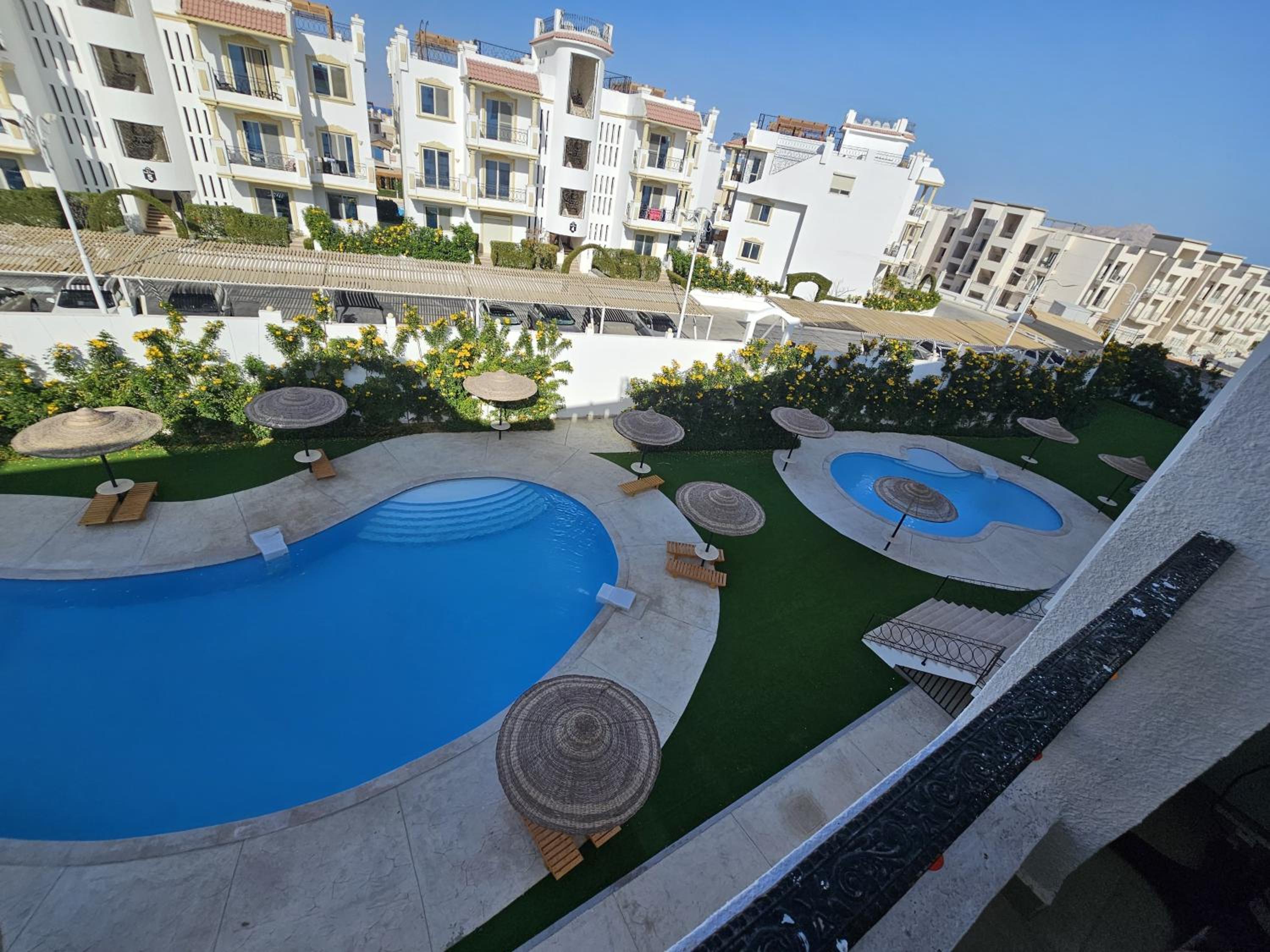Two-Bedroom Apartment with Pool View photo 1