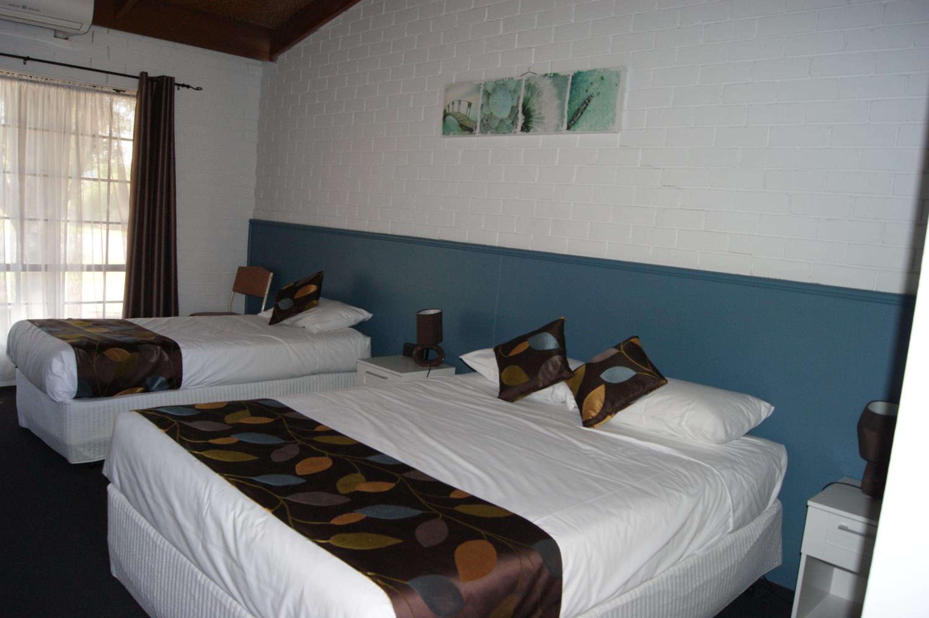 Standard Queen Room photo 3