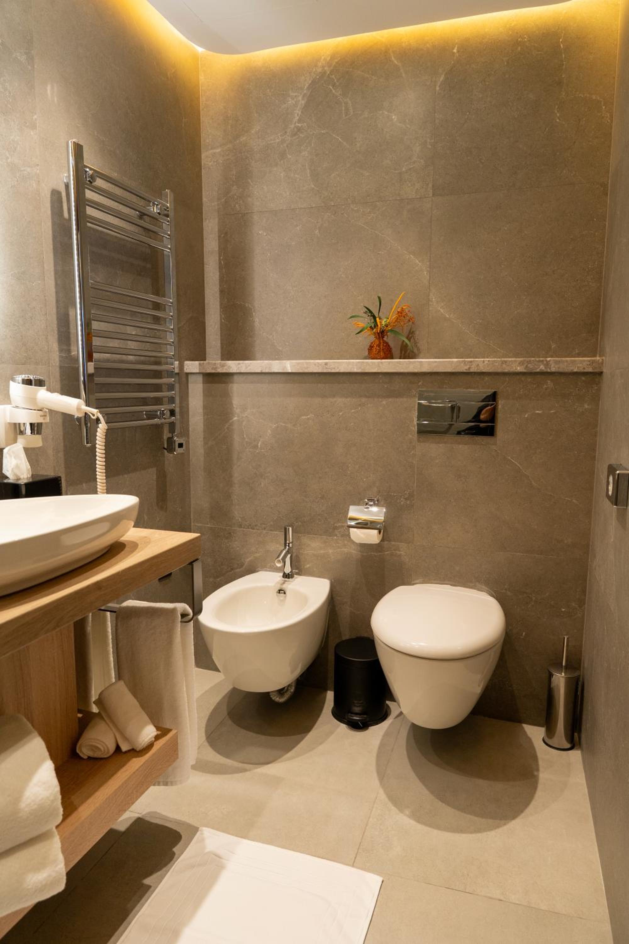 Suite with Garden View