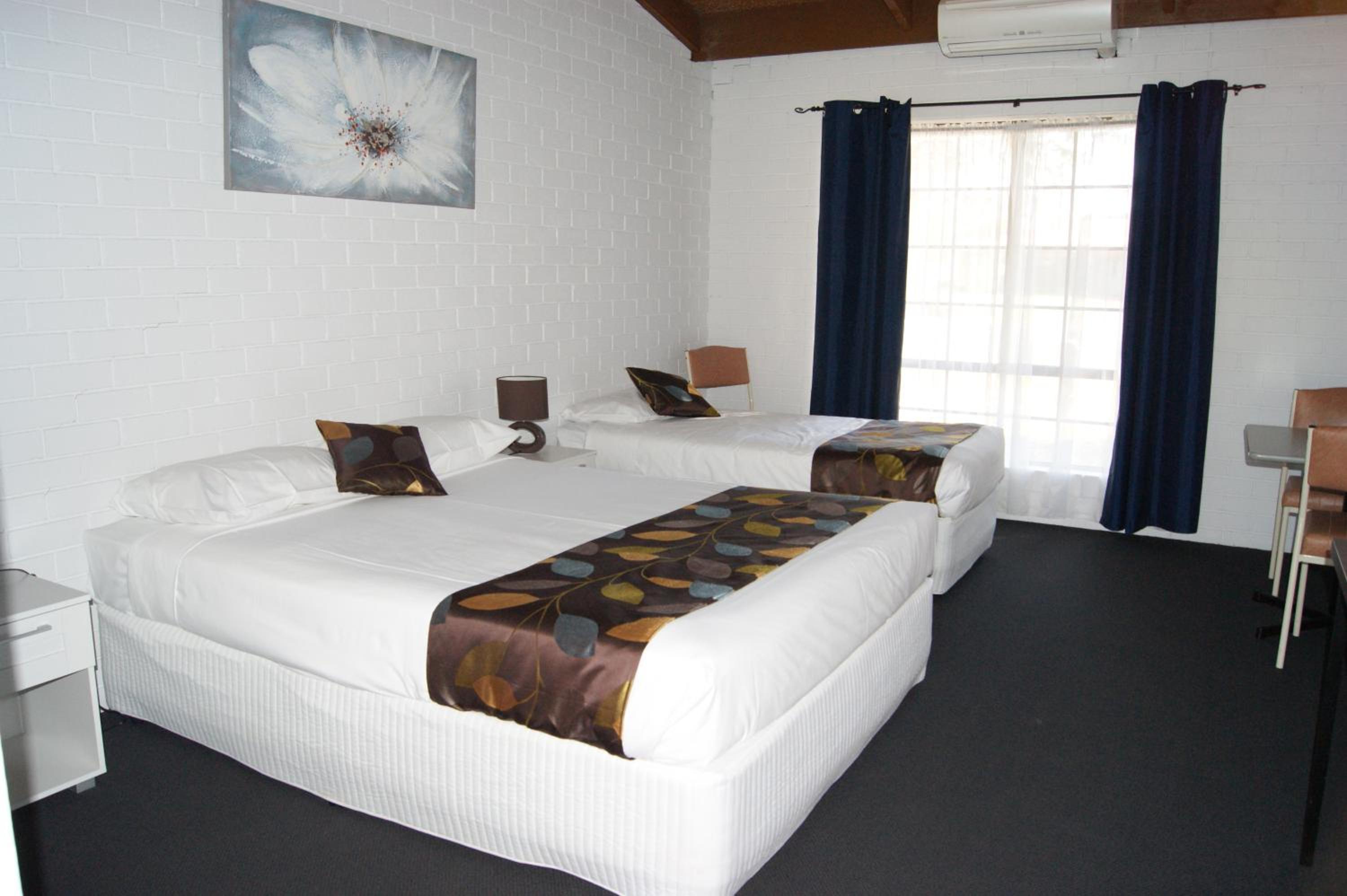 Standard Queen Room photo 1