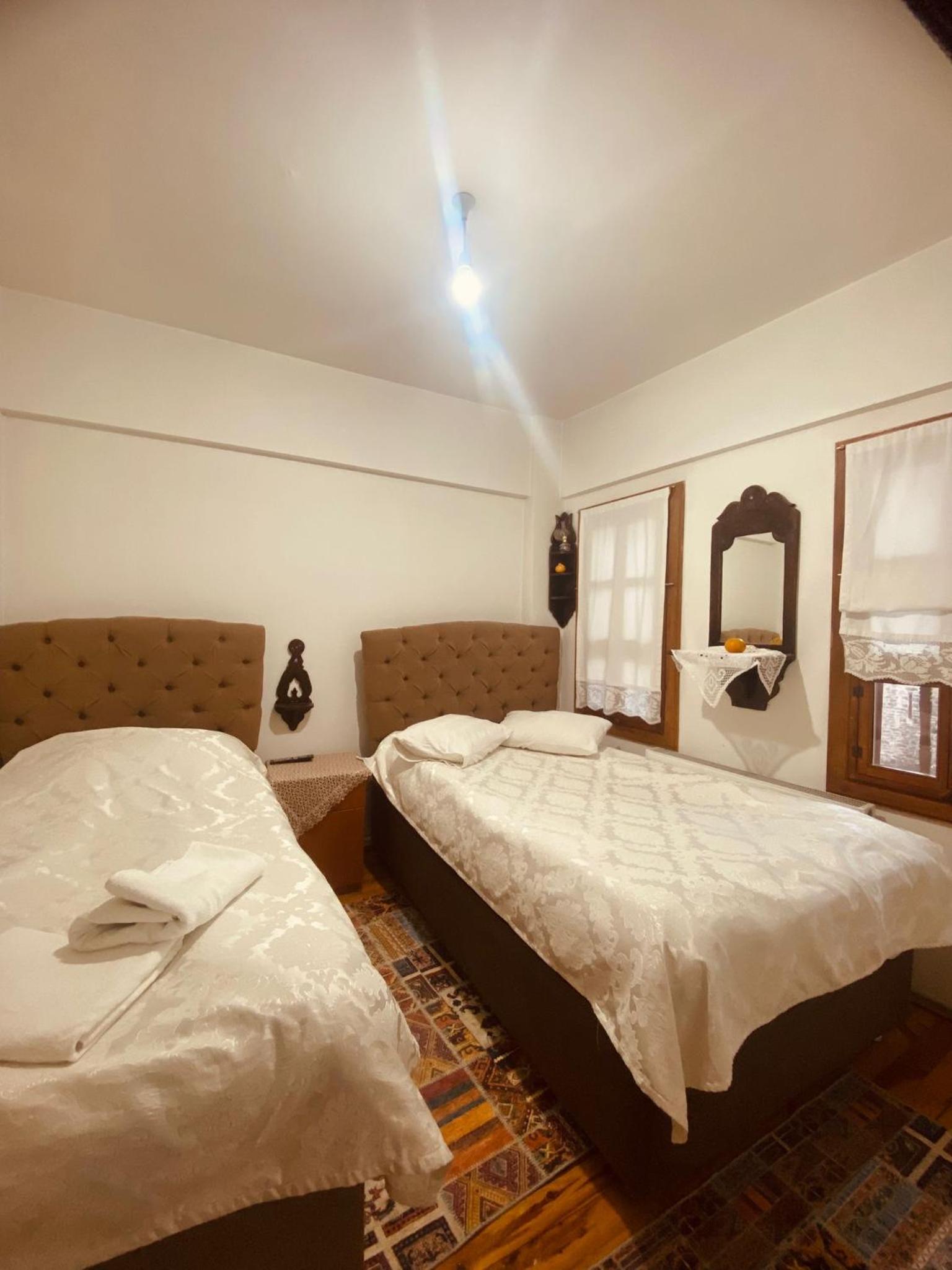 Twin Room - Photo 1