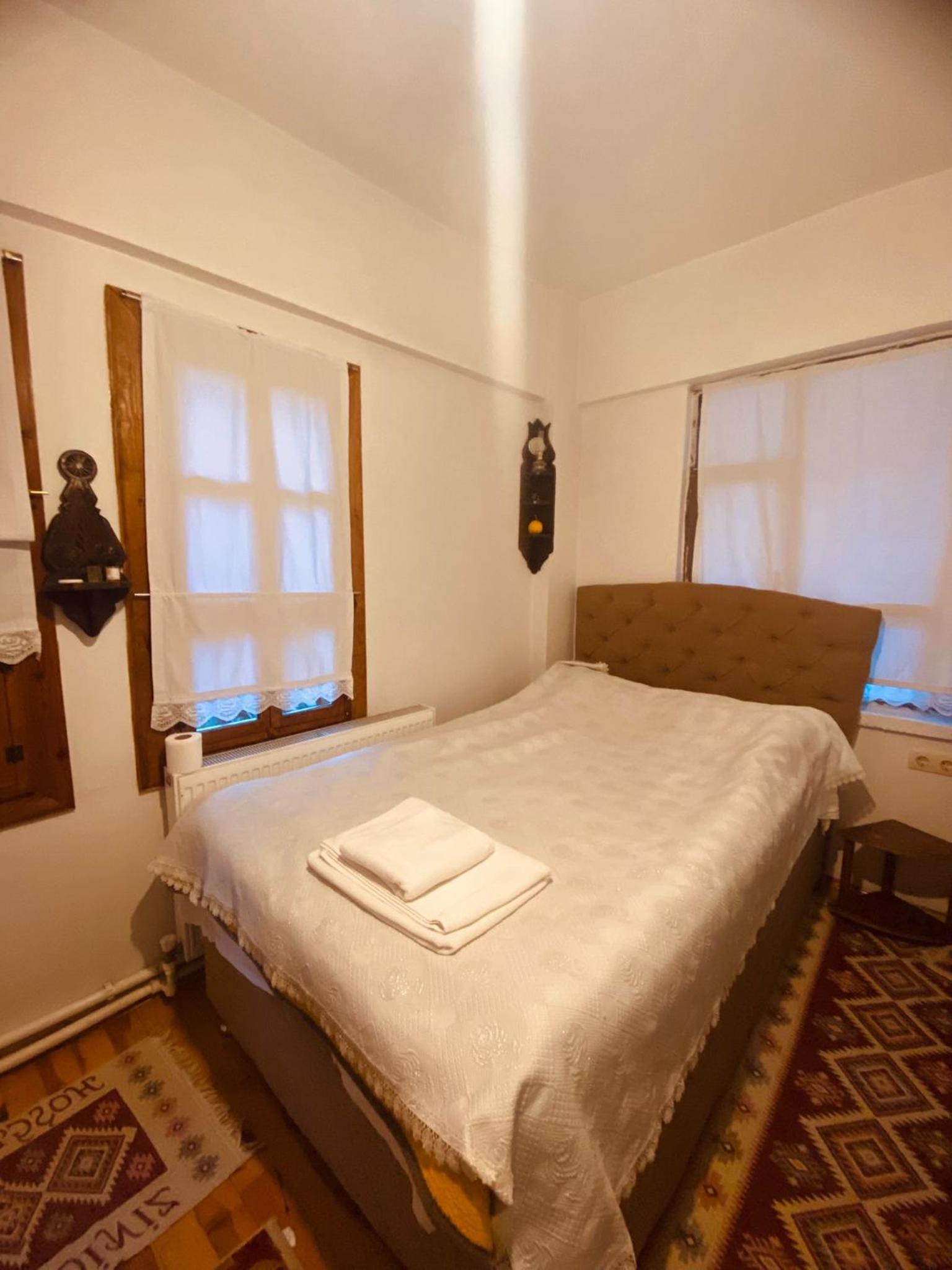 Twin Room - Photo 5