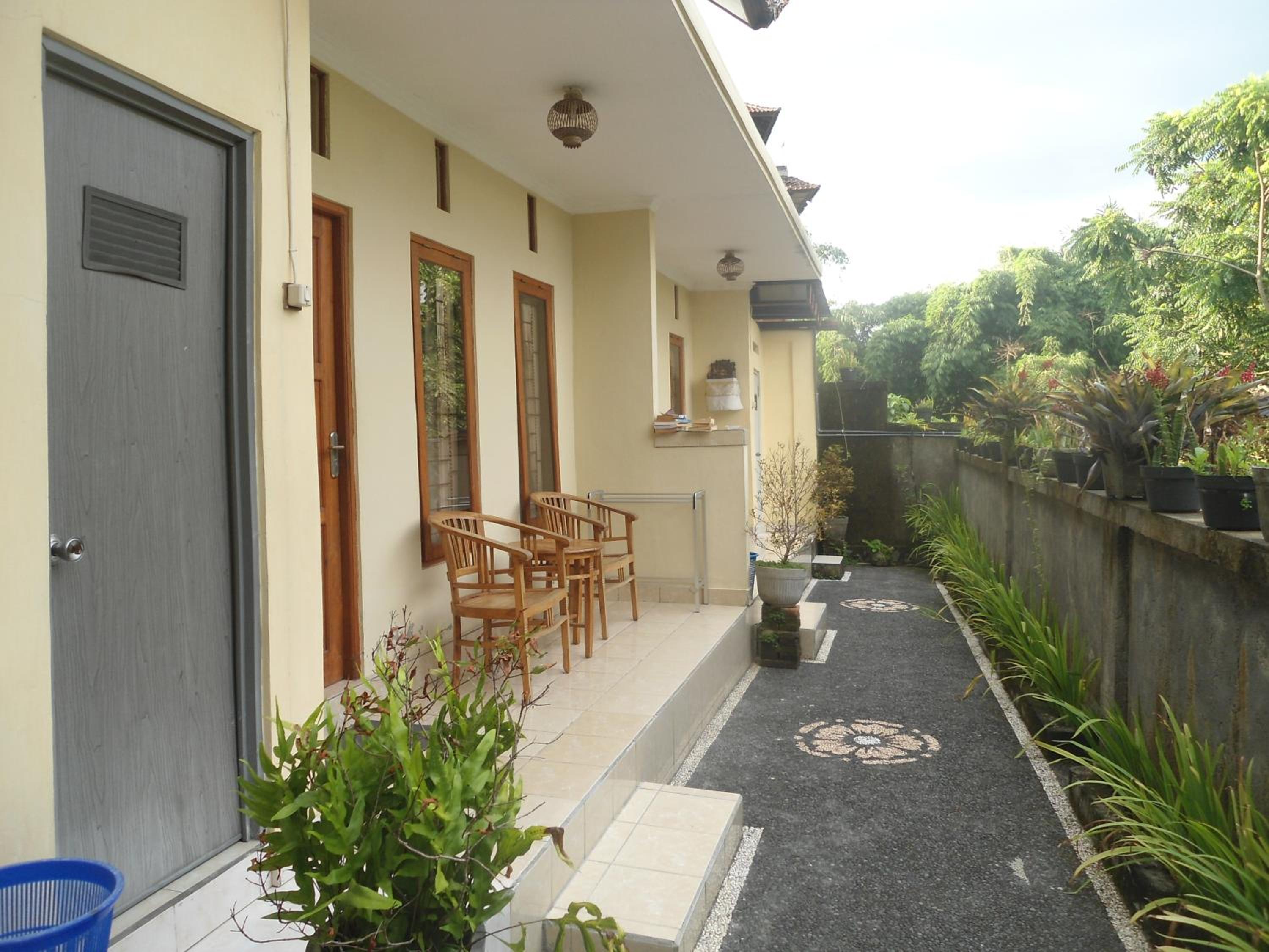 Double Room with Patio - Photo 10