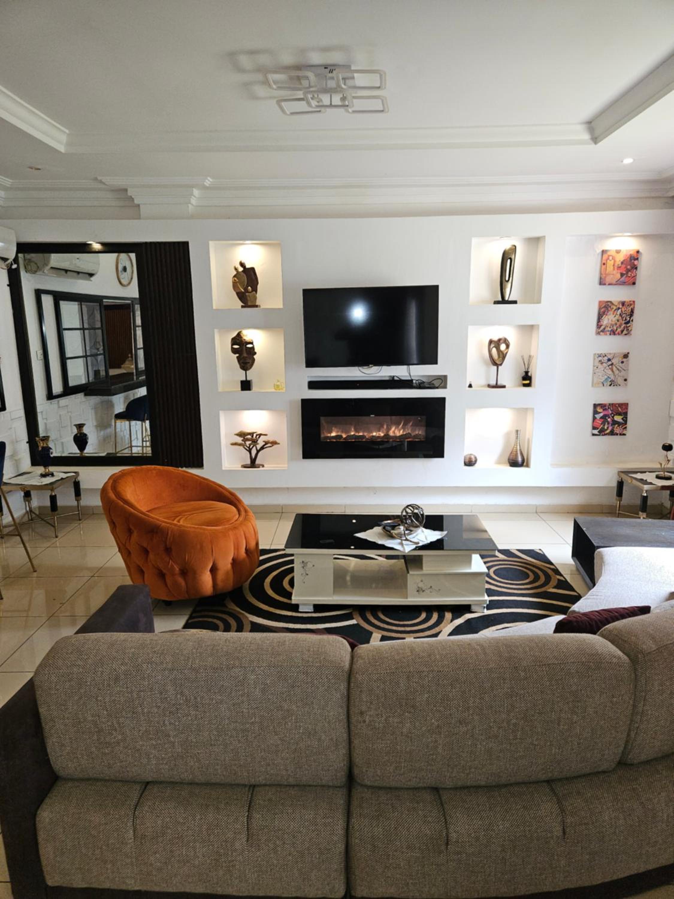 One-Bedroom Apartment