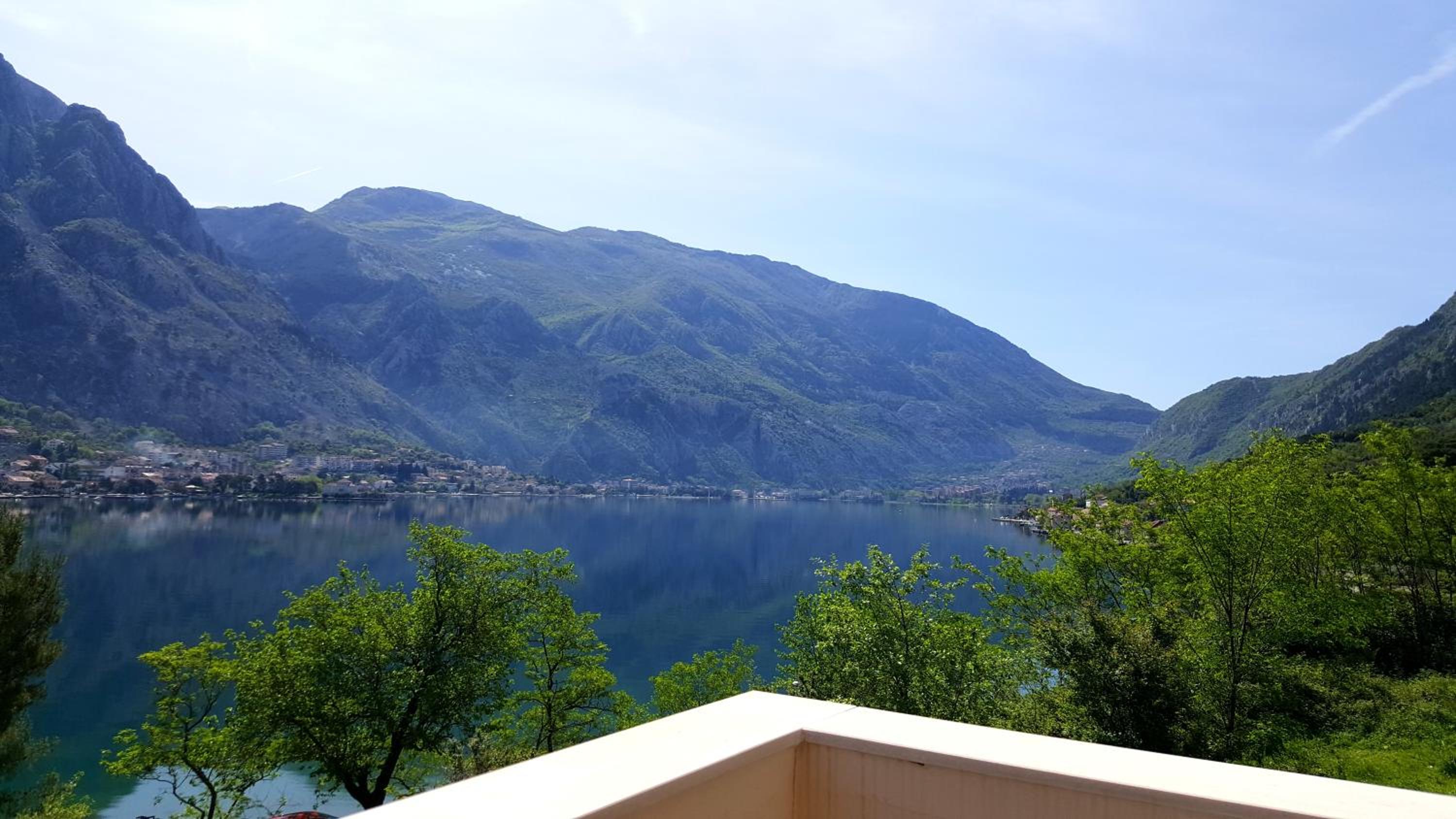 Double or Twin Room with Side Sea View - Photo 17