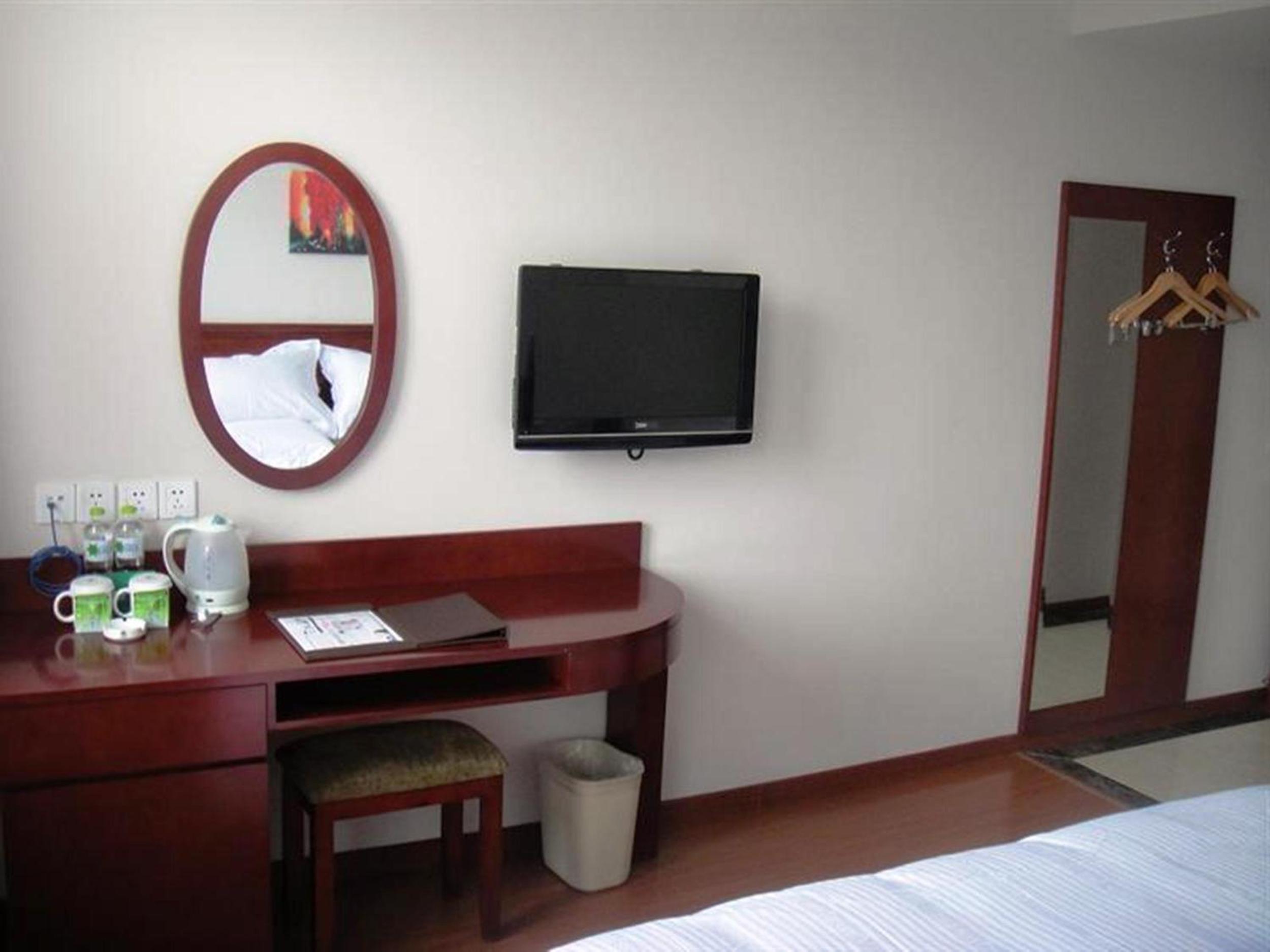 Mainland Chinese Citizens - Standard Twin Room - Photo 3