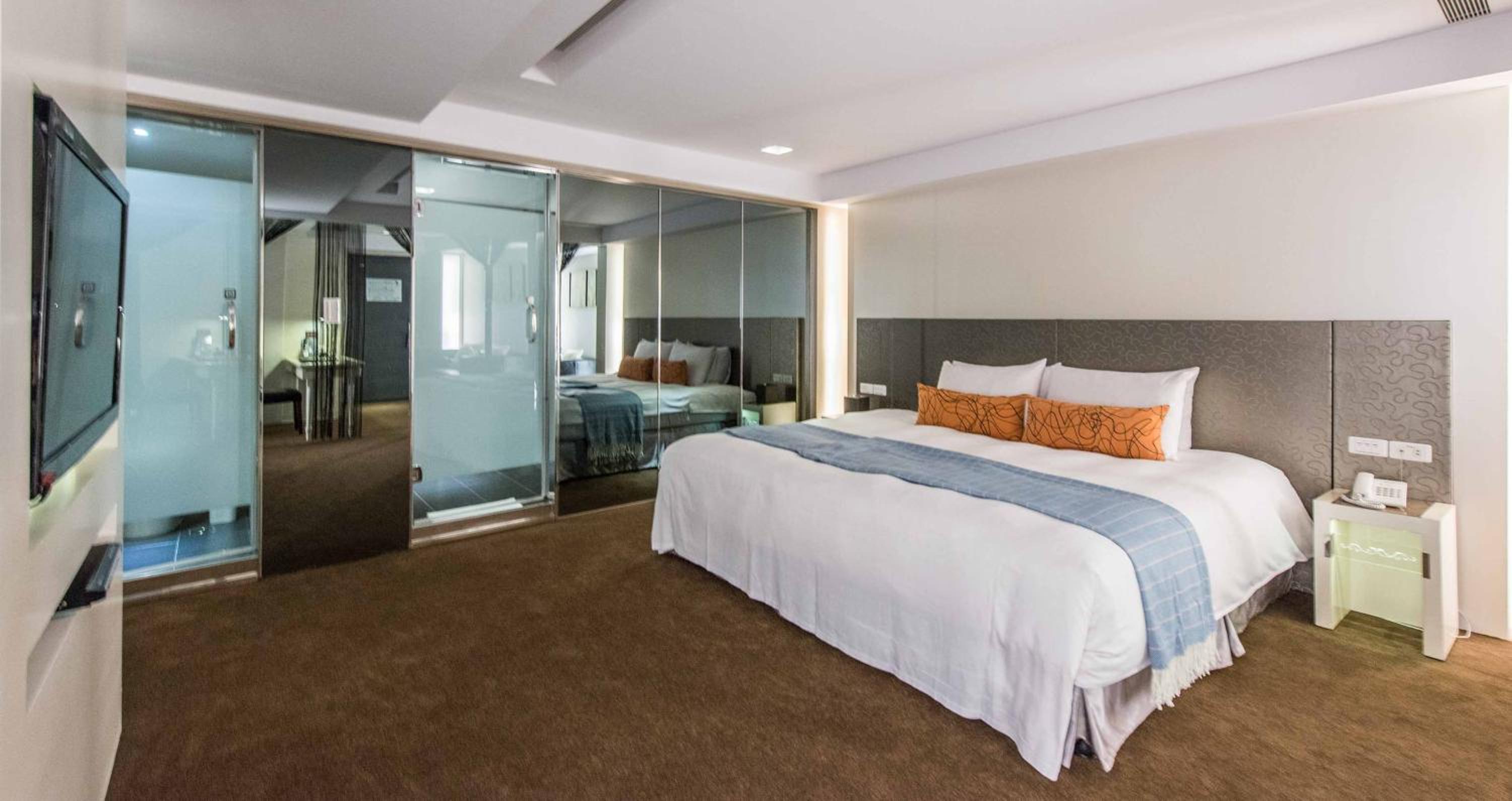 Executive Queen Room