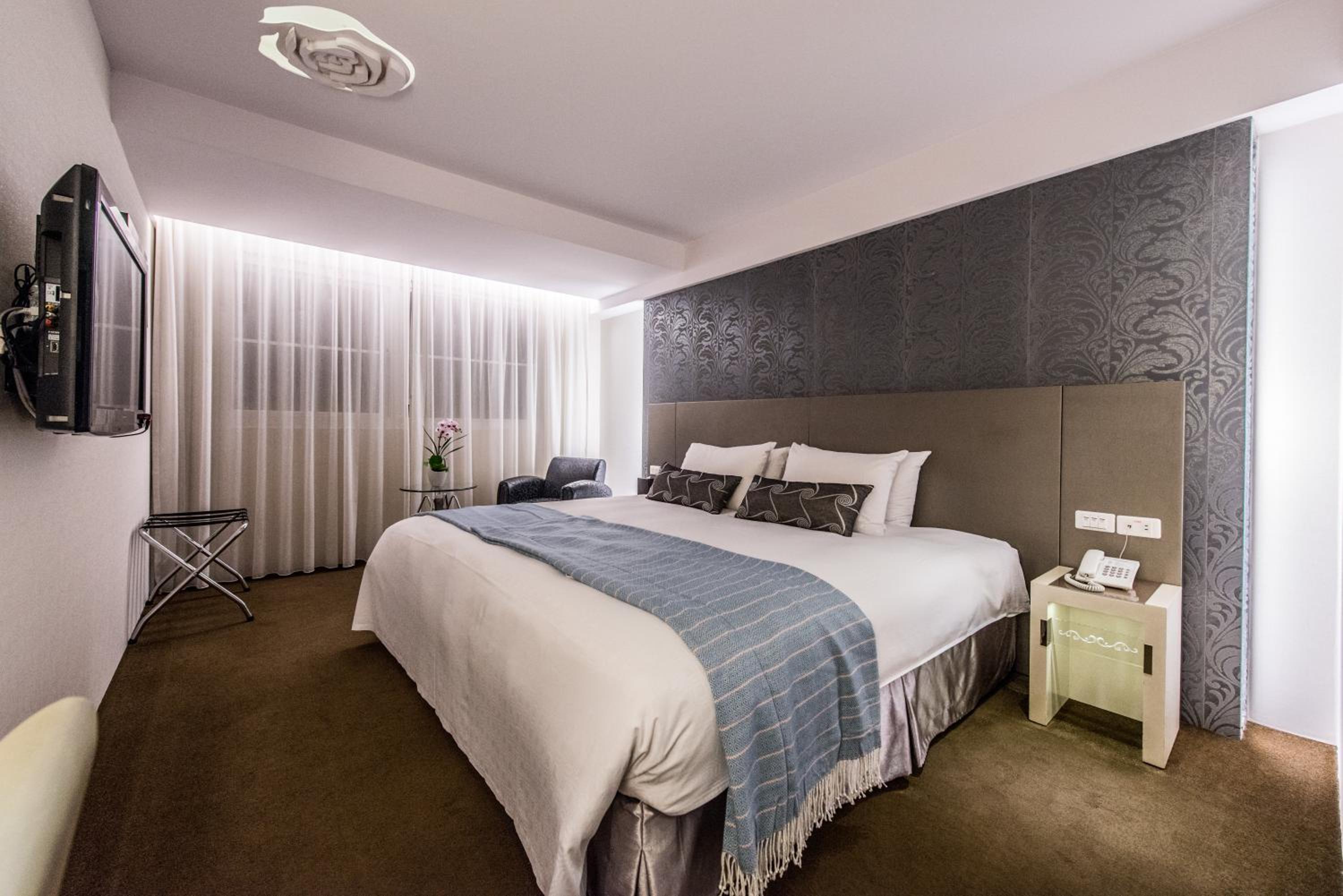 Long Stay Offer - Deluxe Double or Twin Room