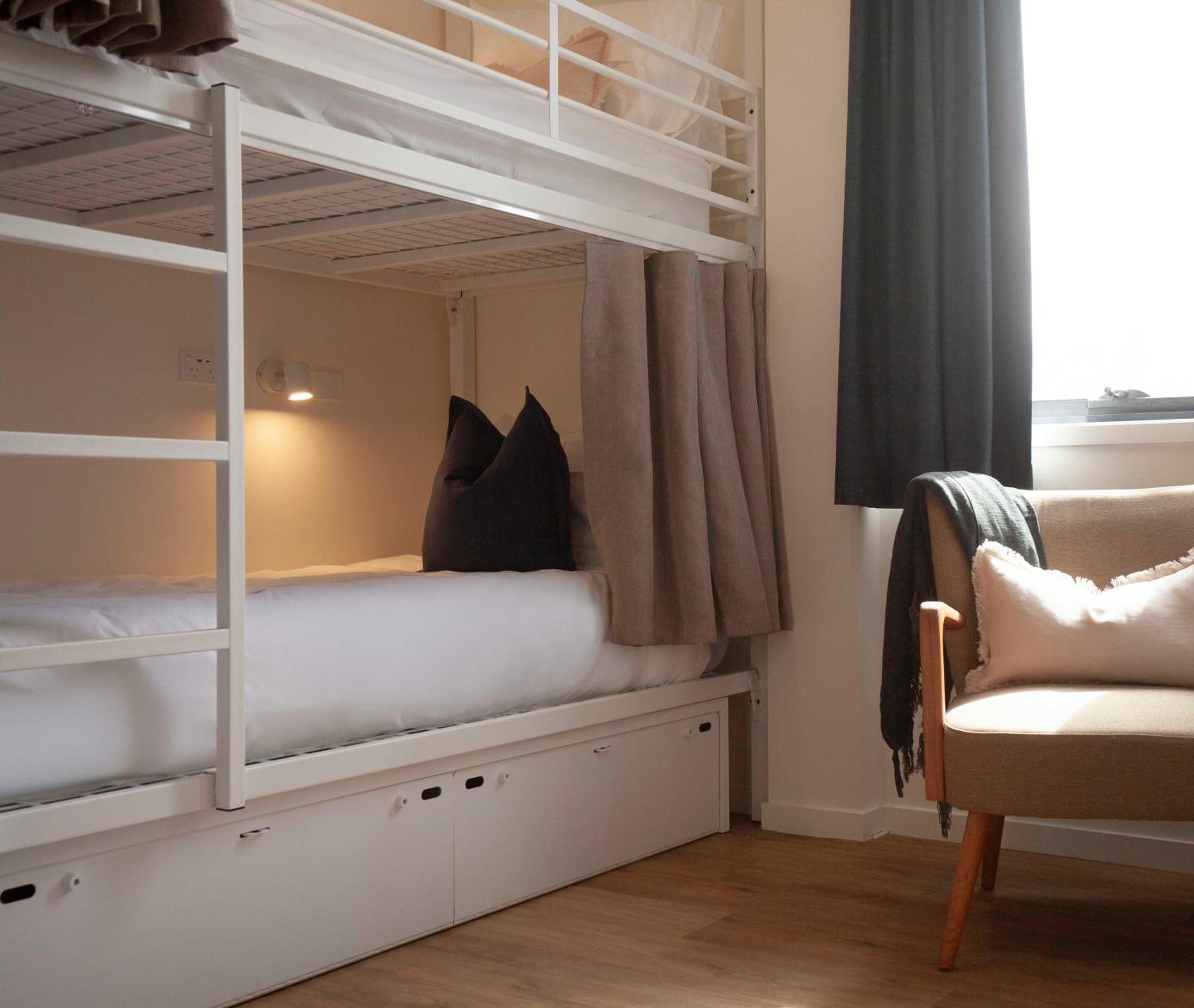 Entire 8 Bed Ensuite Dorm photo 1