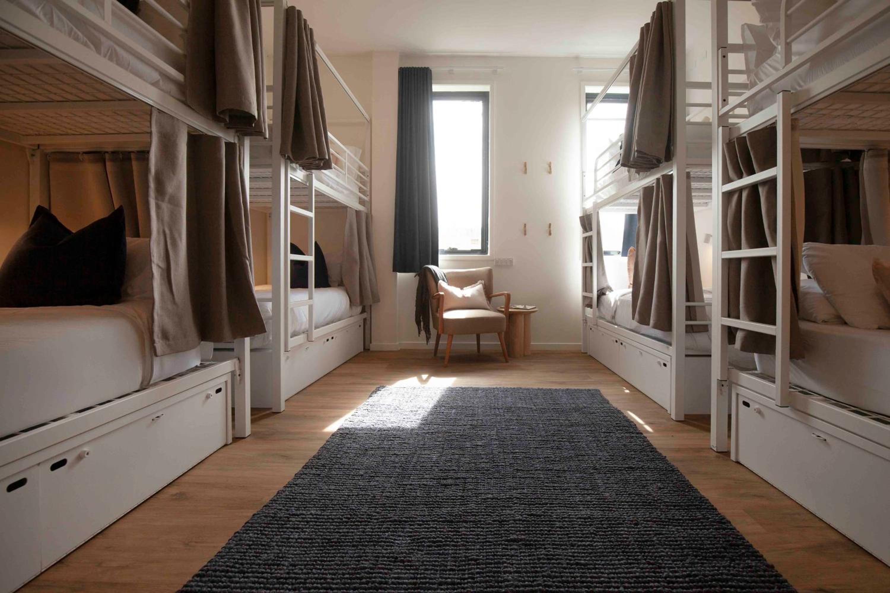 Entire 8 Bed Ensuite Dorm photo 2