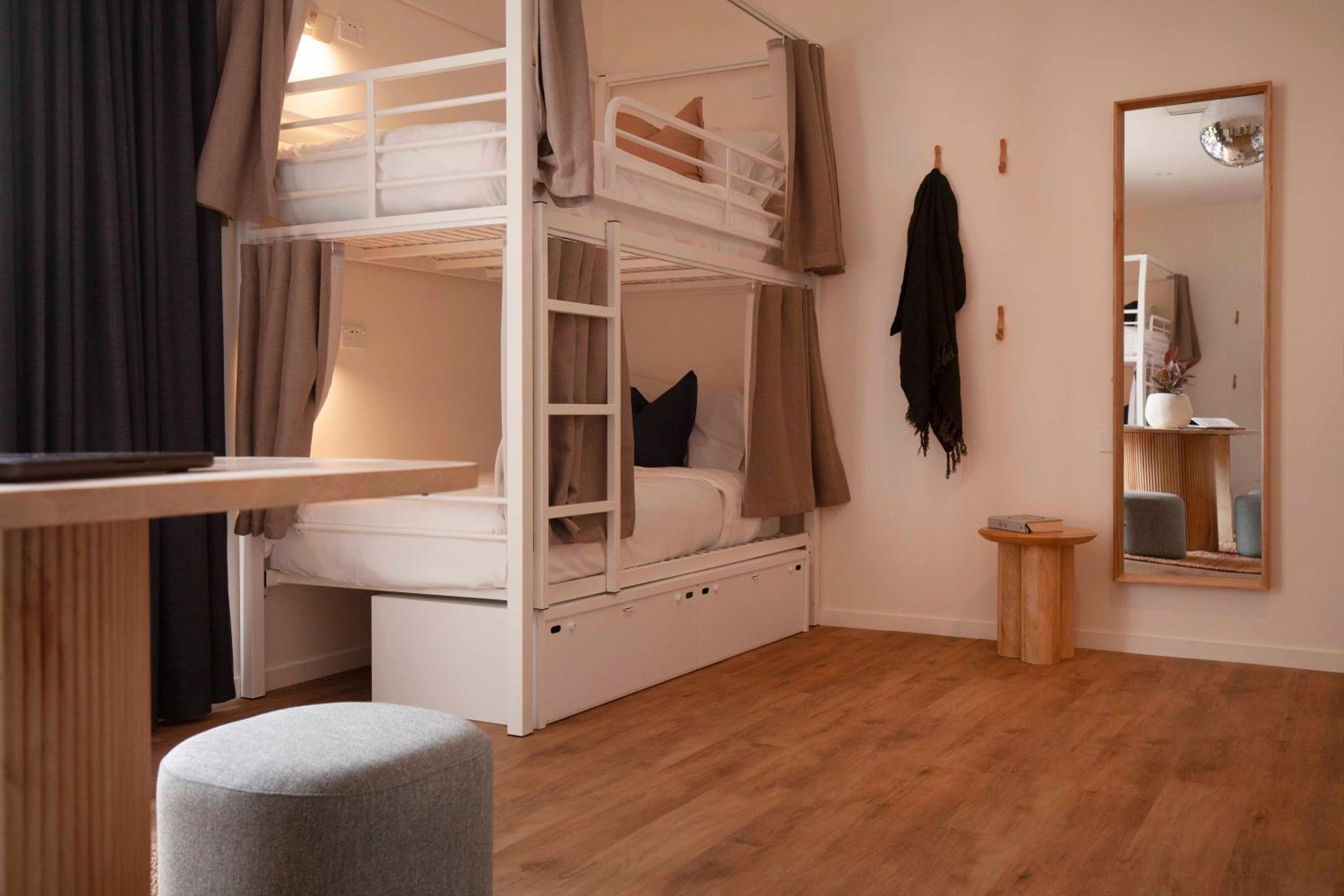 Entire 10 Bed Dorm photo 1