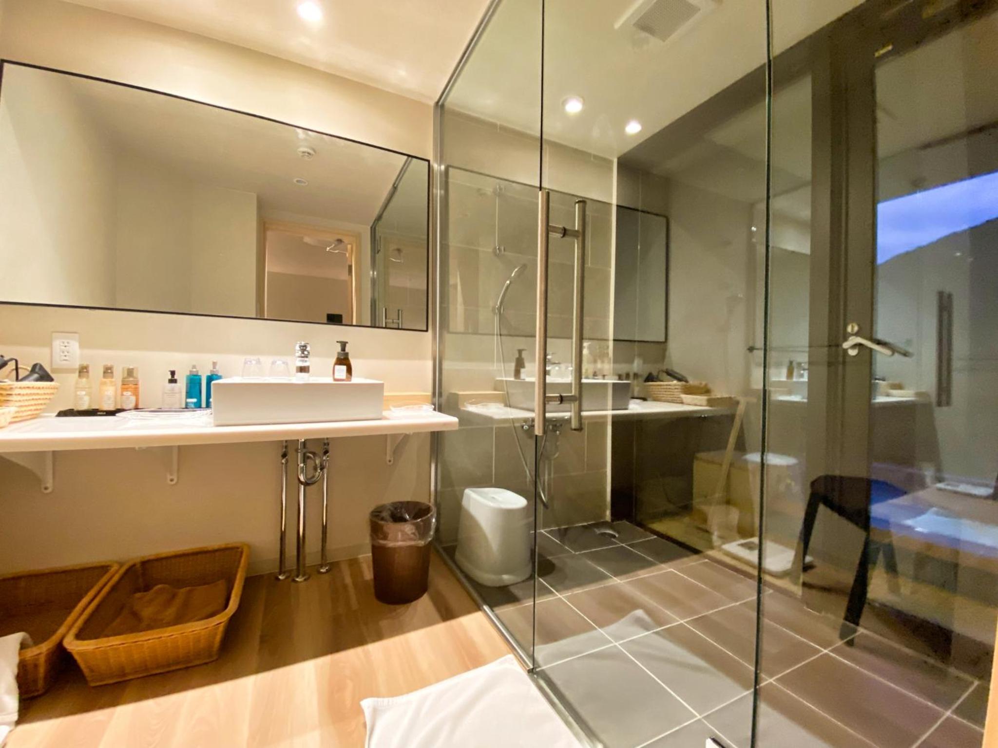 Twin Room with Private External Bathroom photo 3