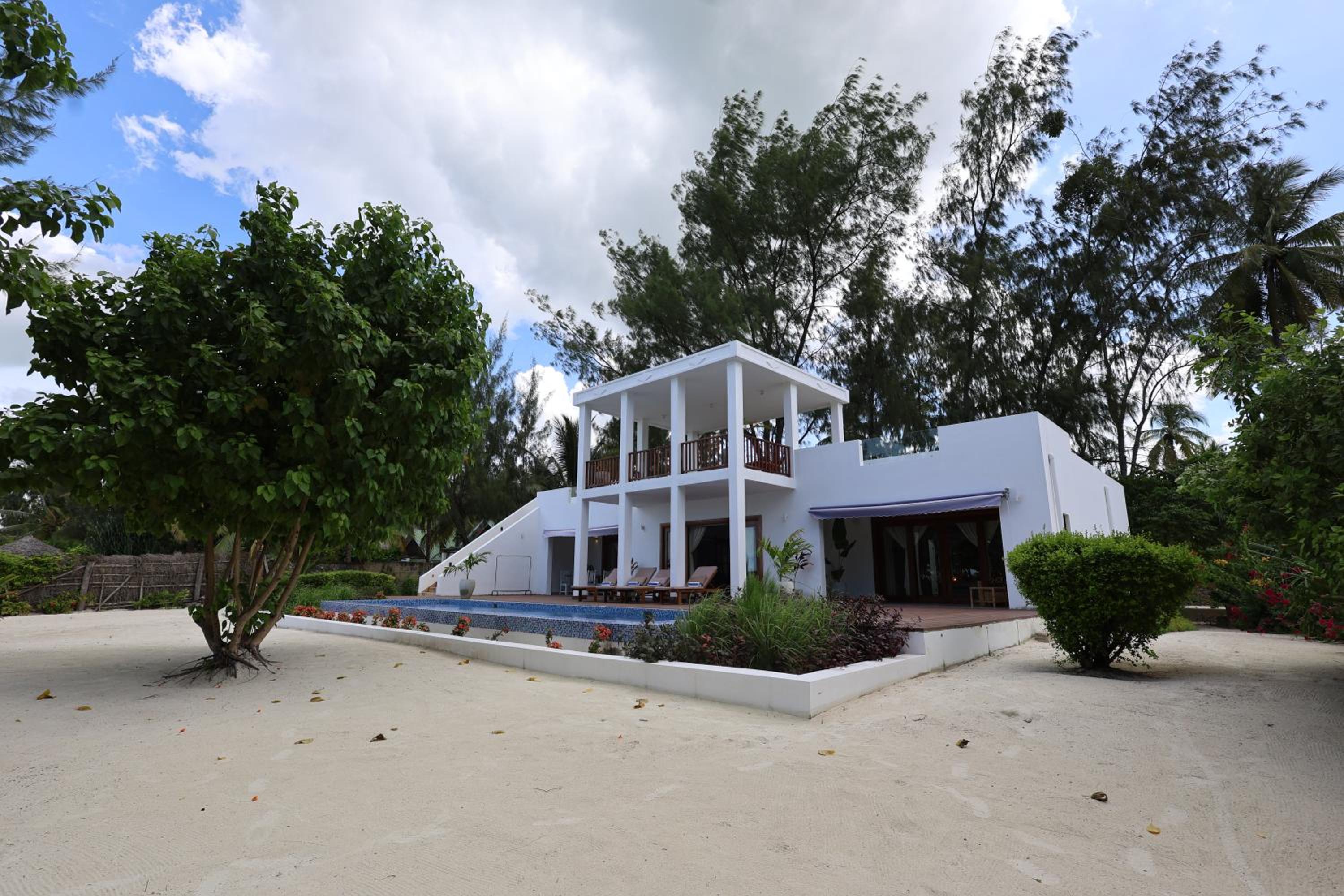 Villa with Private Pool - Photo 3