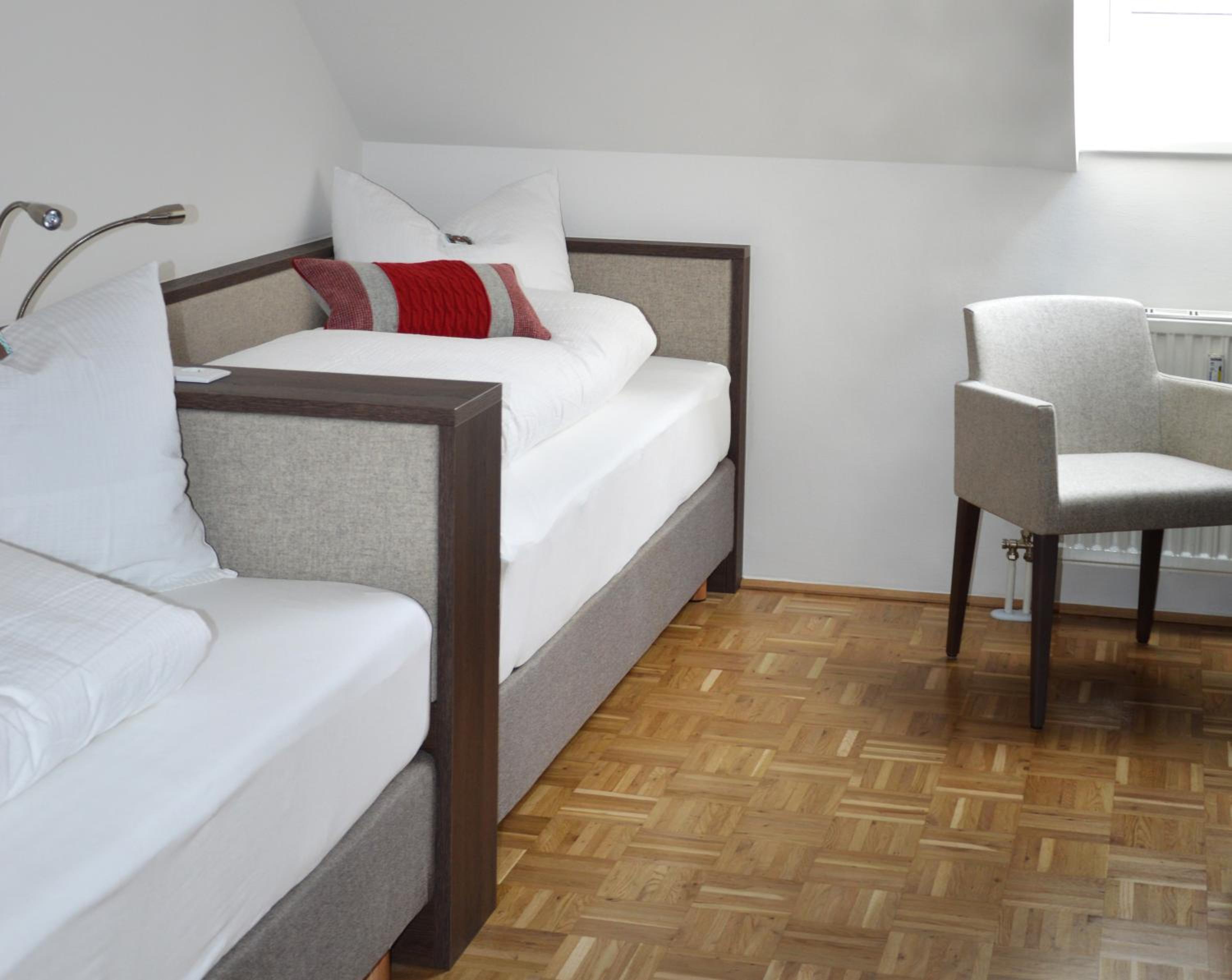 Two-Bedroom Apartment with Balcony - Photo 8