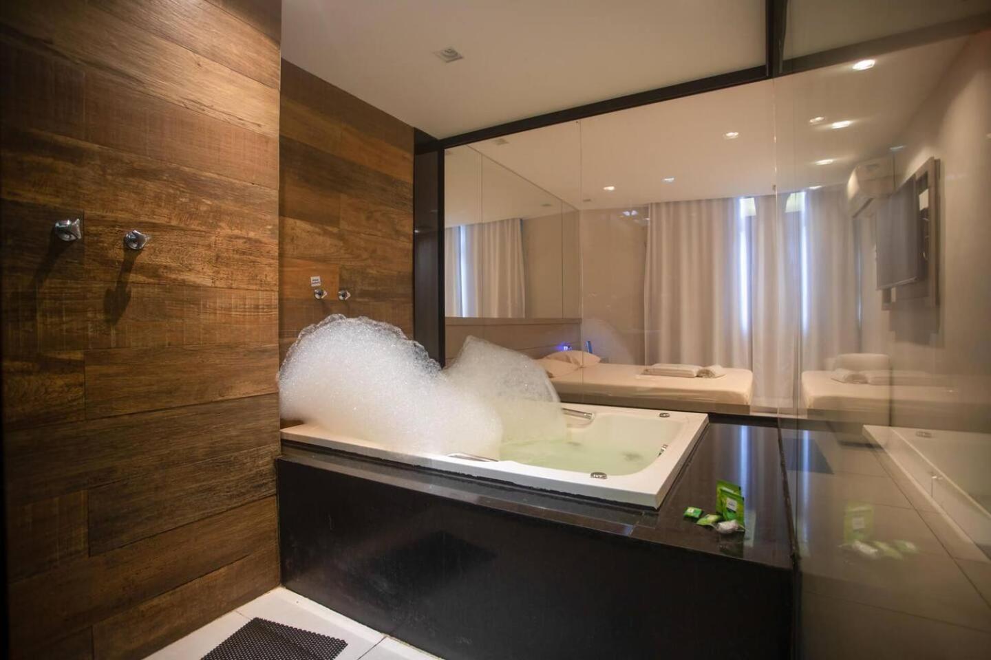 Suite with Hot Tub