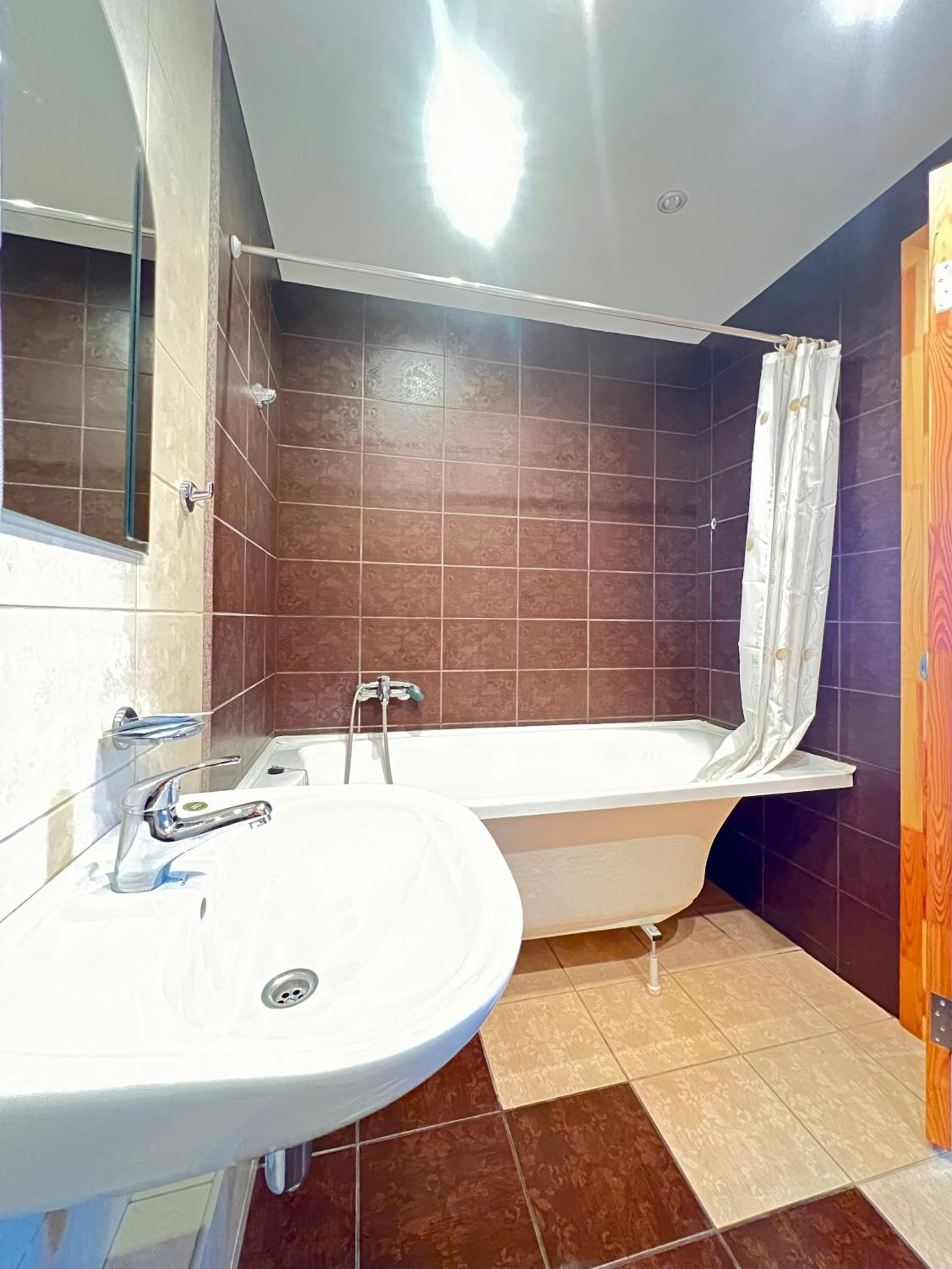 Family Room with Bathroom photo 3