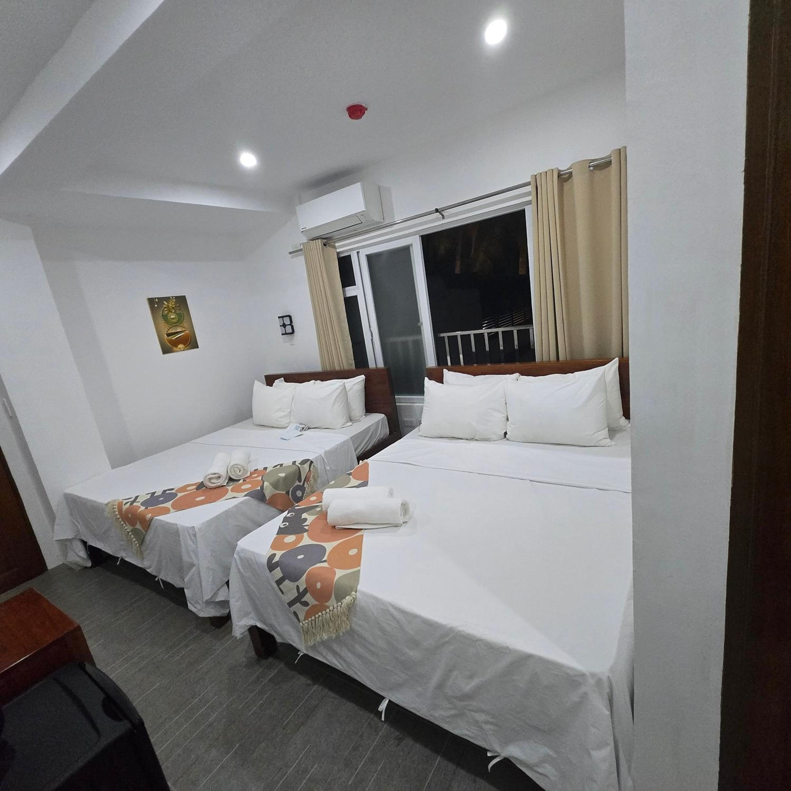 Quadruple Room - Photo 5