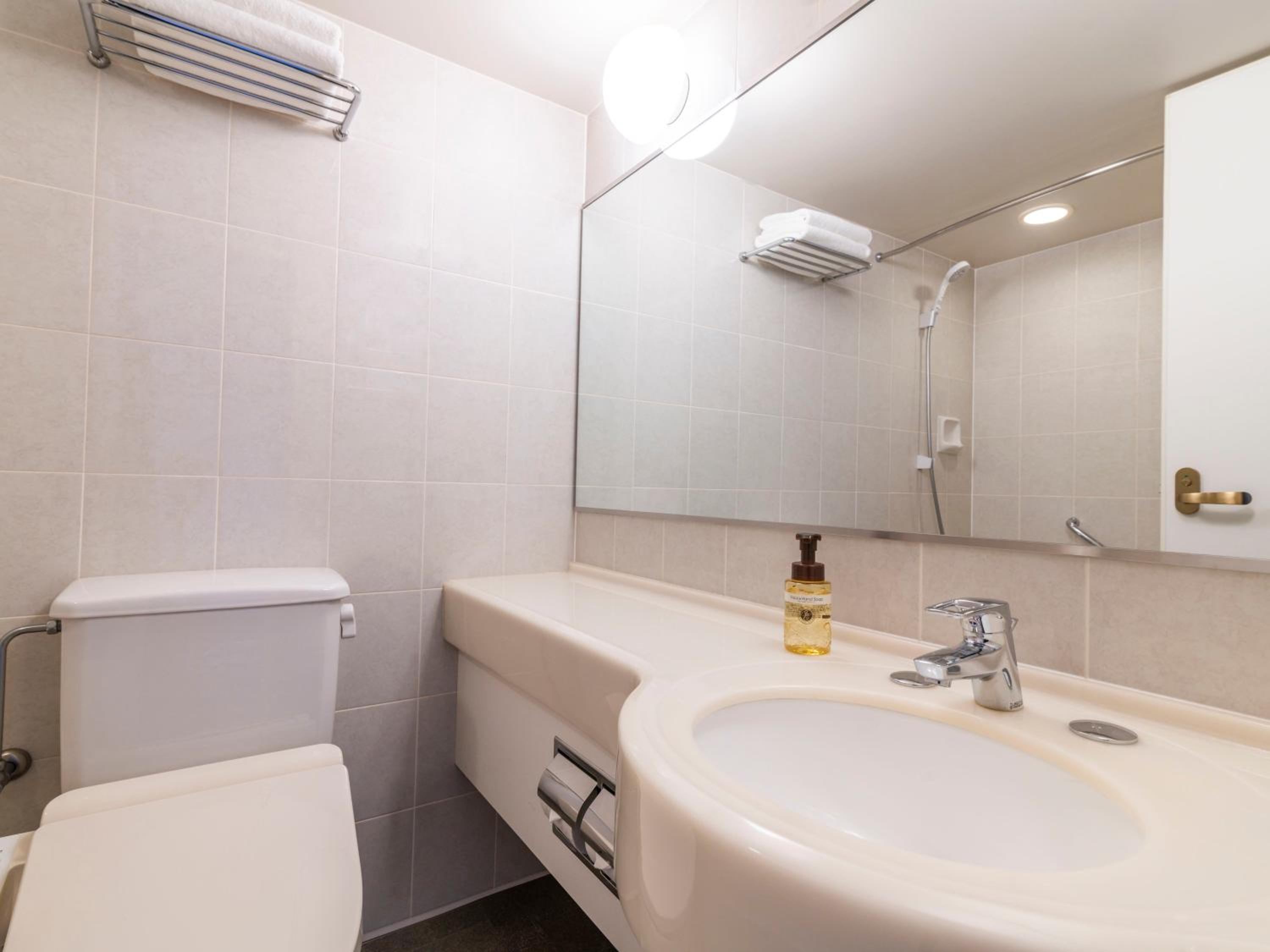 Comfort Twin Room - Non-Smoking  - No Daily Cleaning photo 2