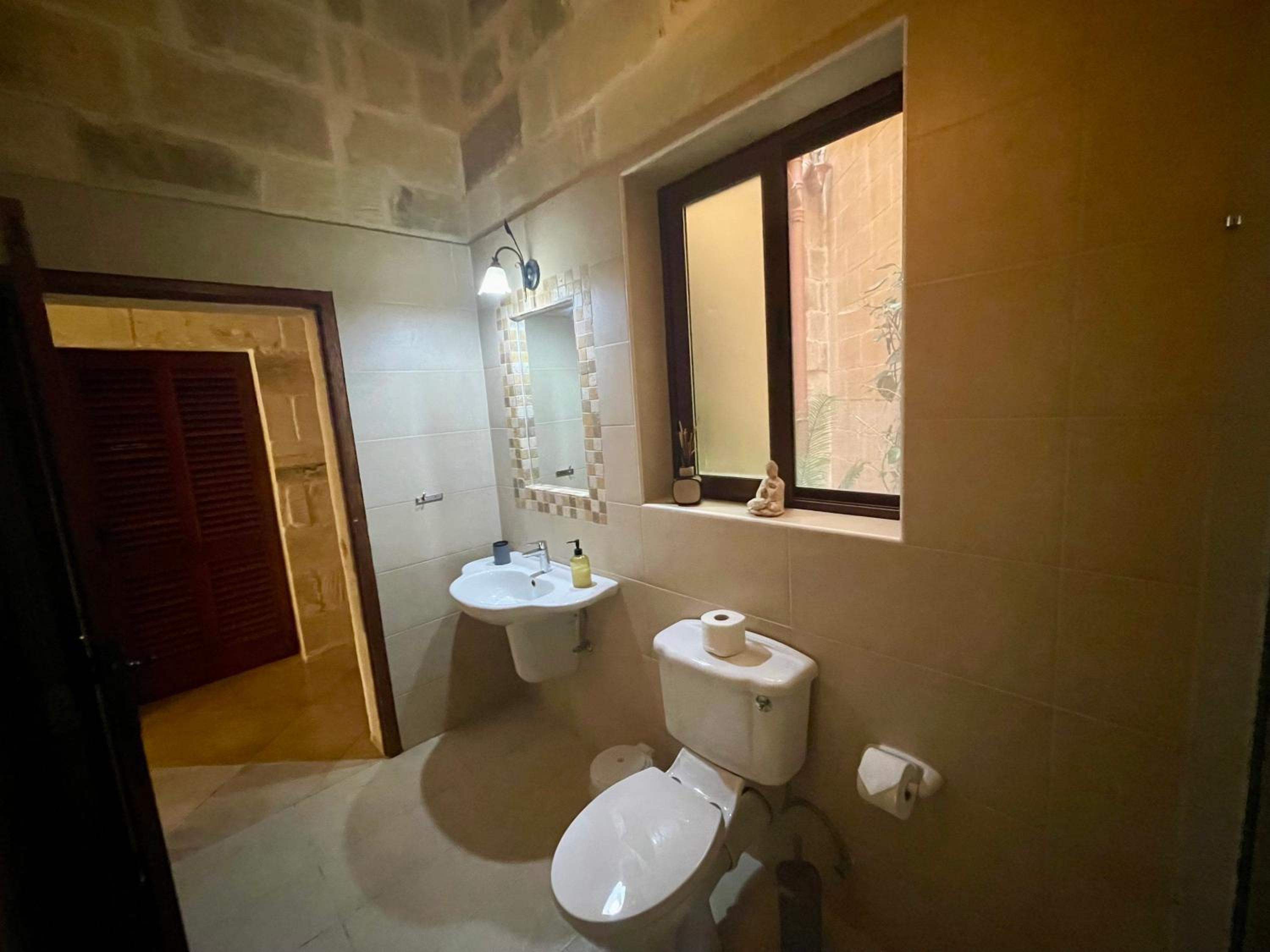 Budget Double Room photo 2