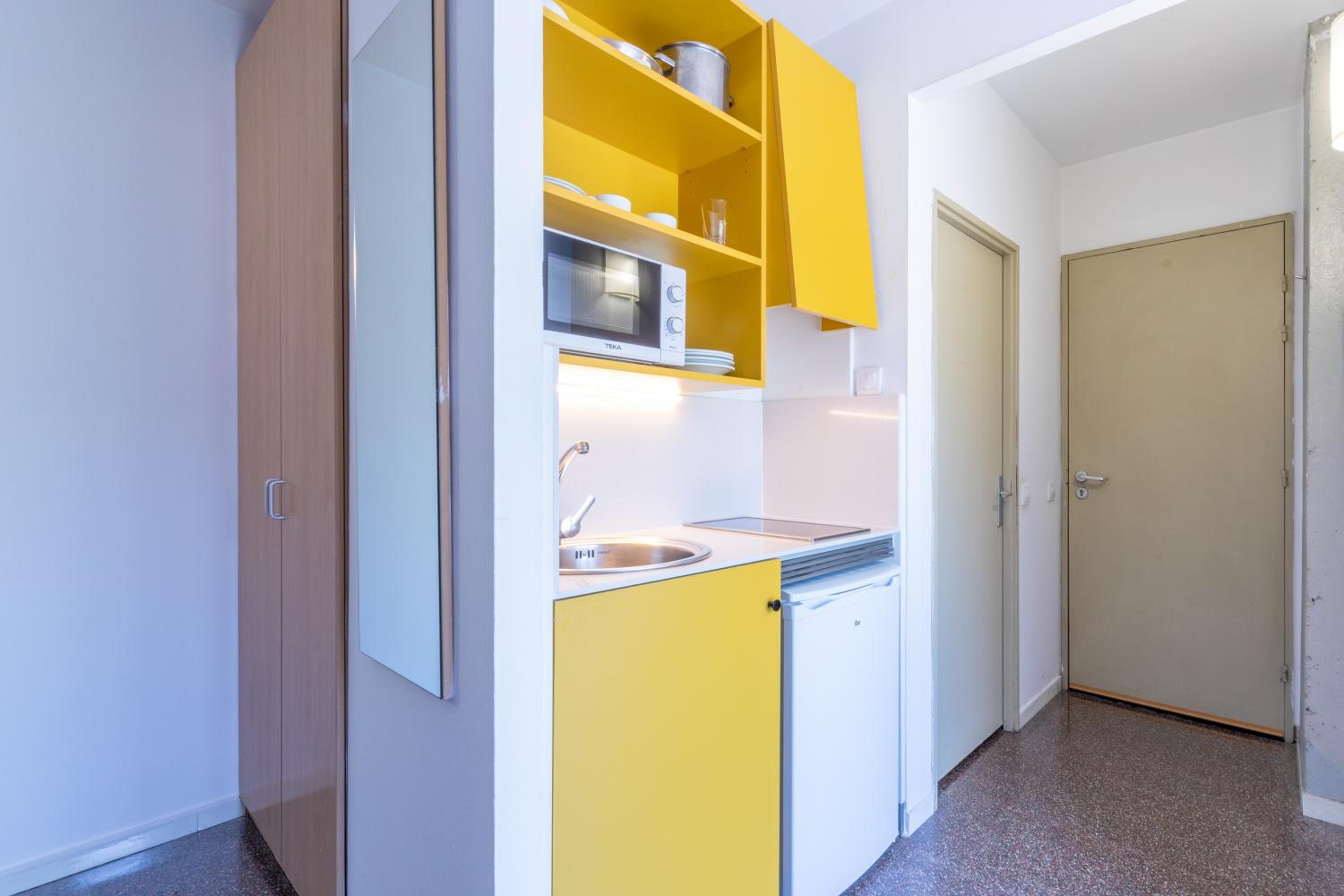 Budget Double Room photo 2
