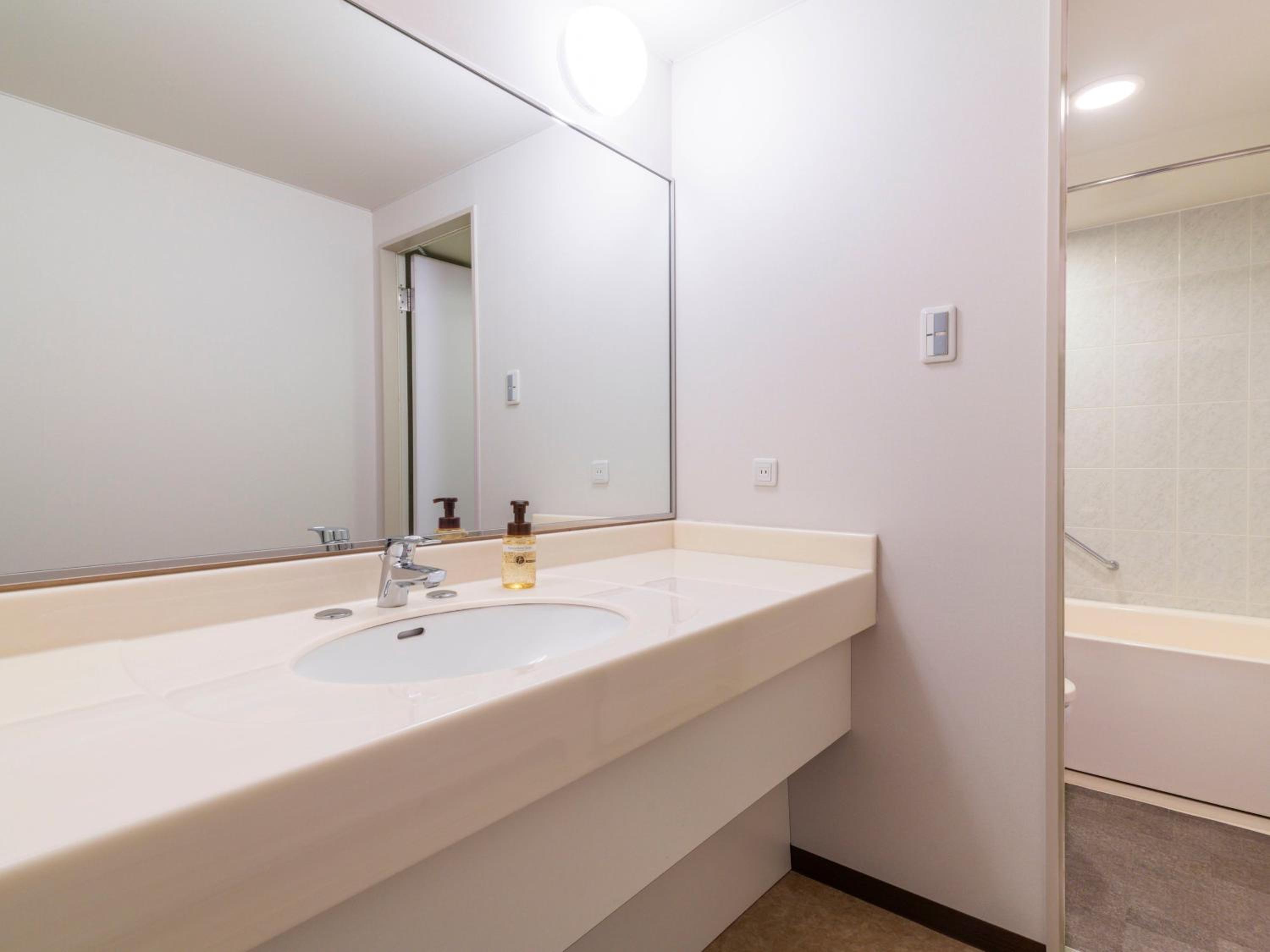 Deluxe Fourth Room - Non-Smoking - No Daily Cleaning photo 1