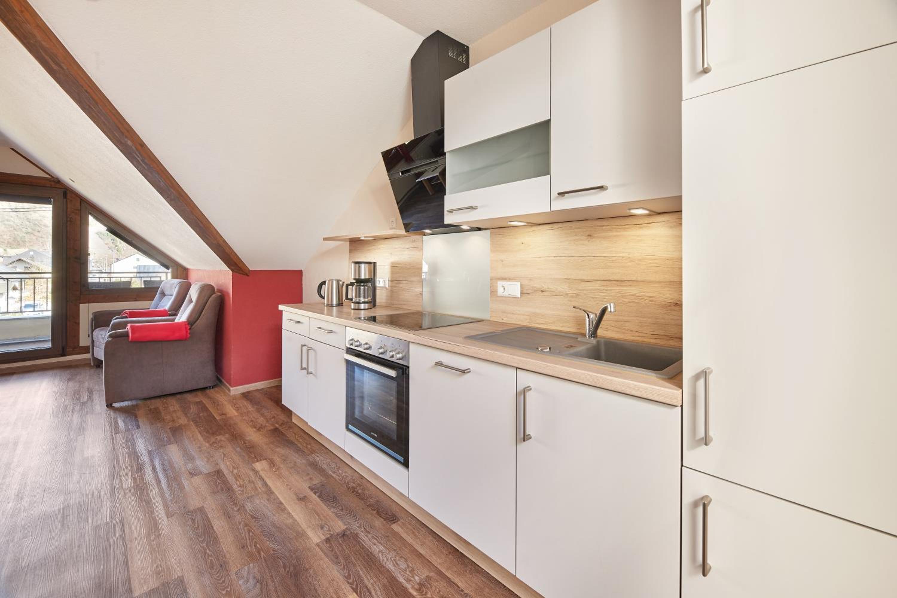 Two-Bedroom Apartment with Balcony photo 2