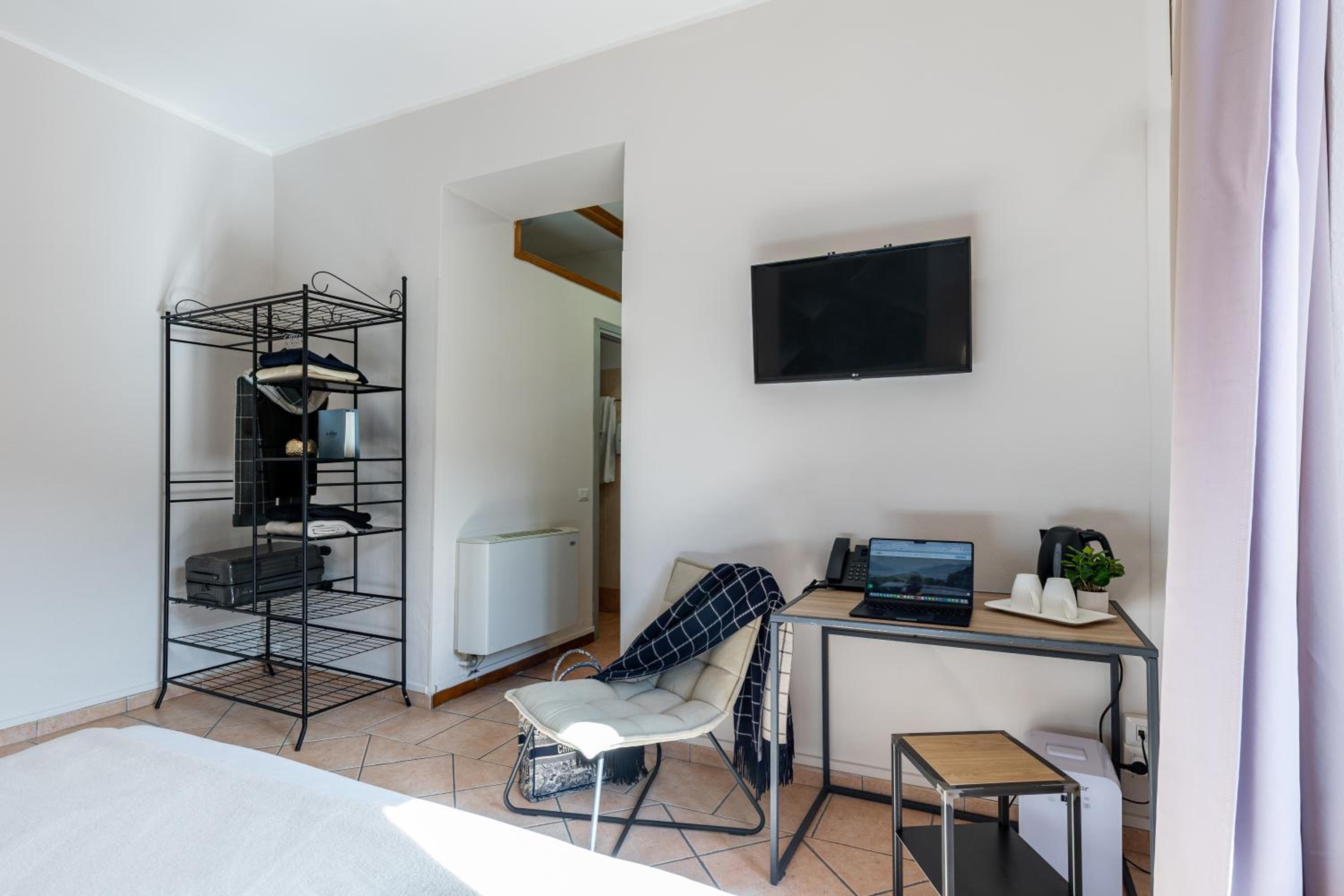 Superior Double or Twin Room - Photo 14