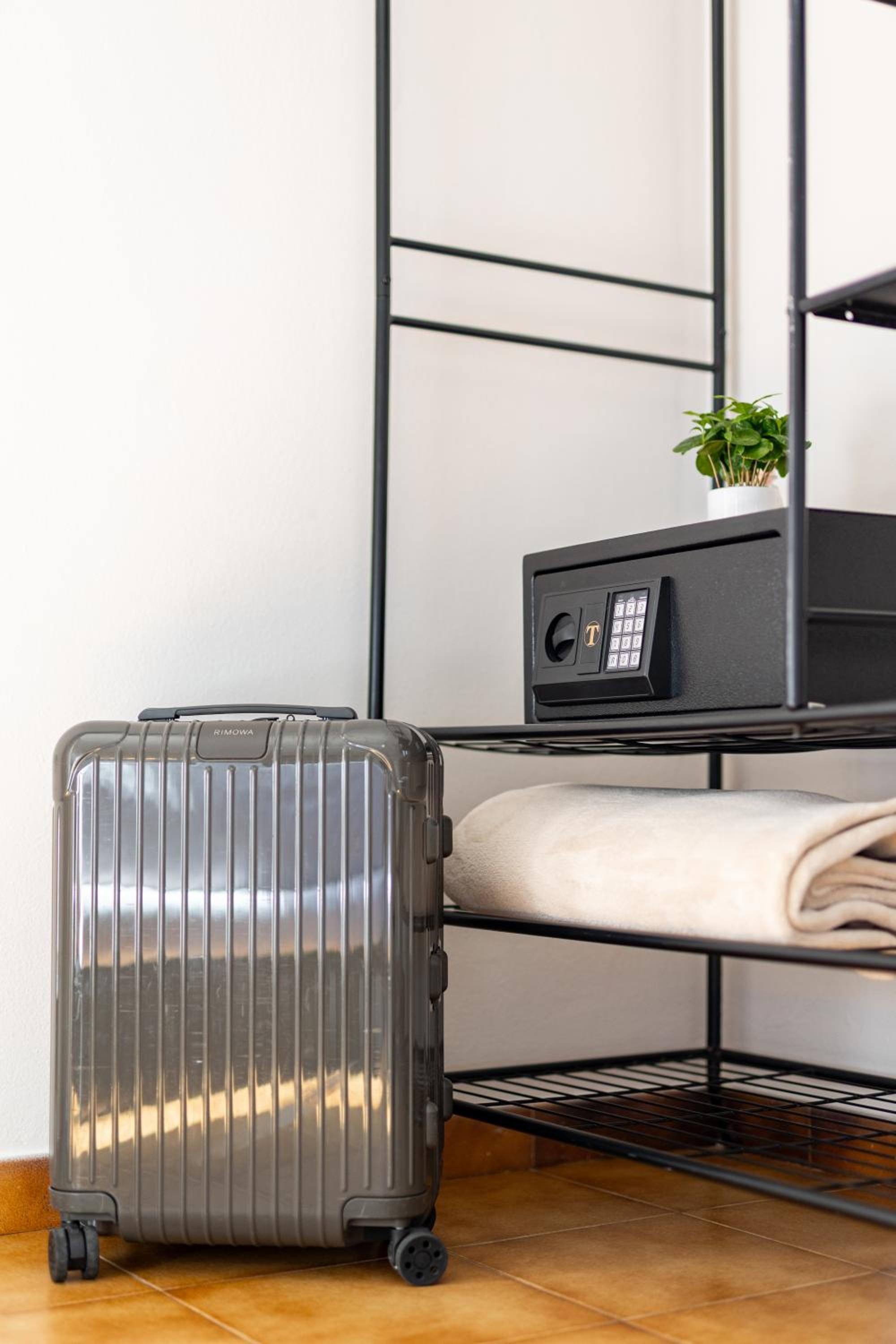 Superior Double or Twin Room - Photo 13