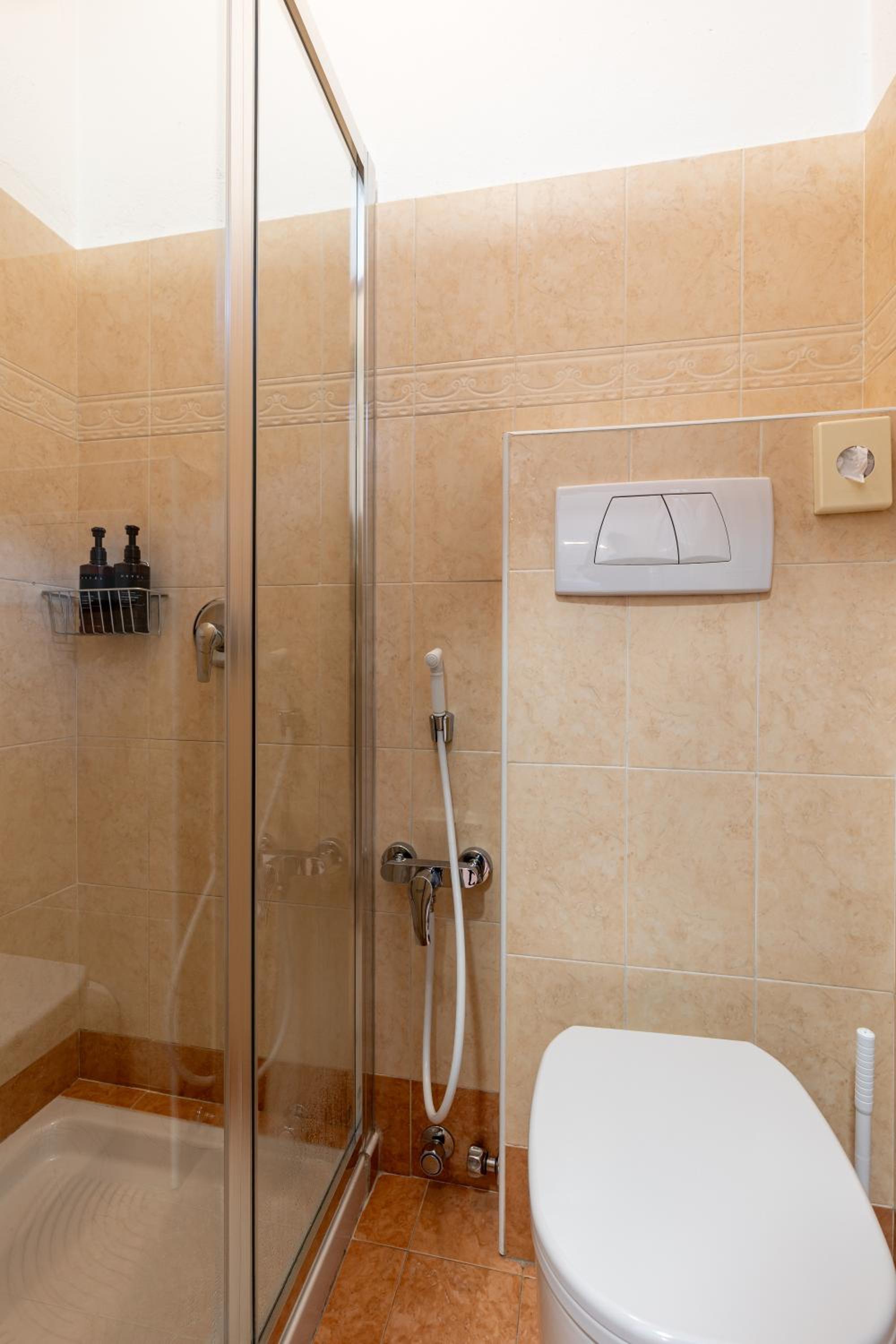 Superior Double or Twin Room - Photo 12