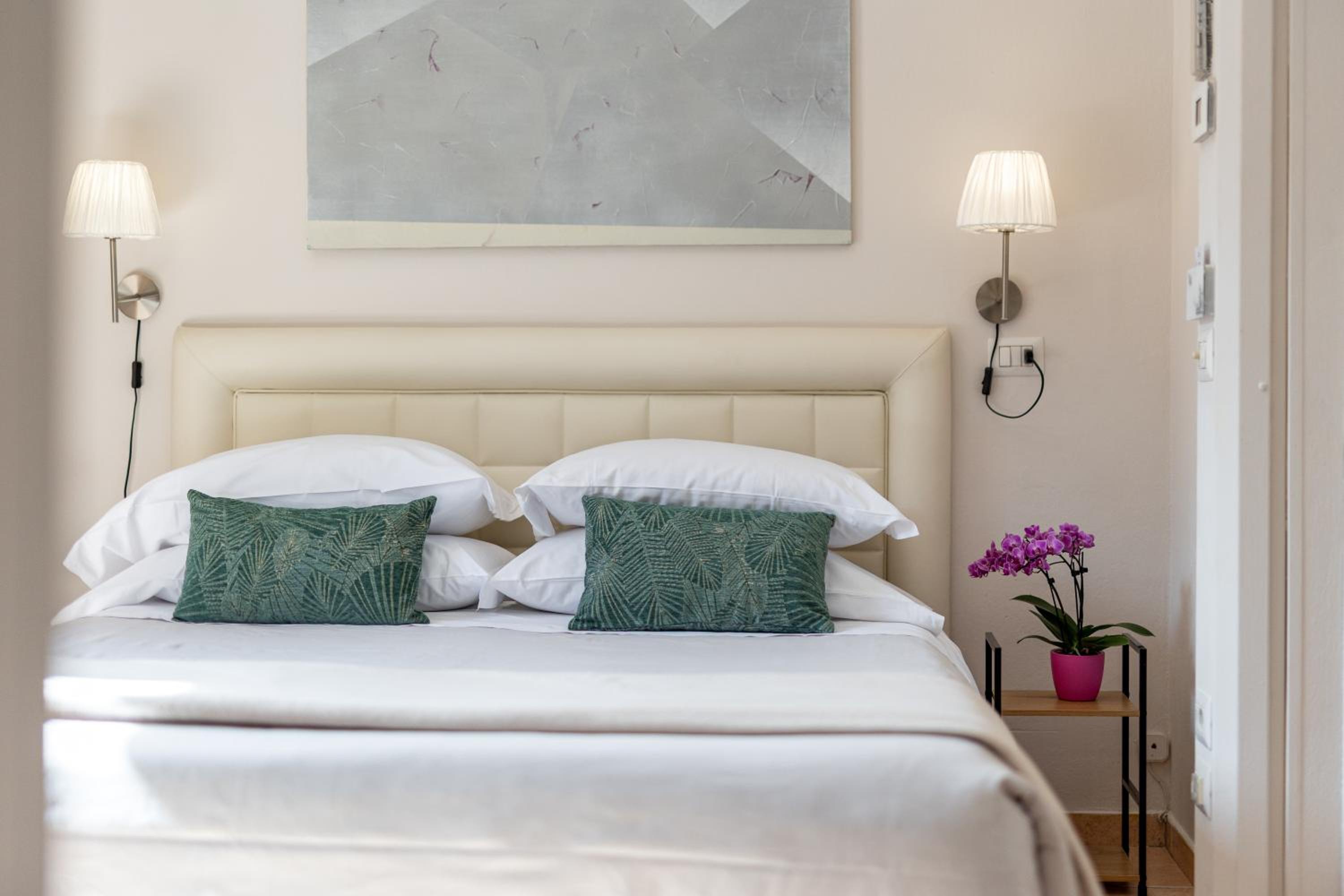 Superior Double or Twin Room - Photo 17
