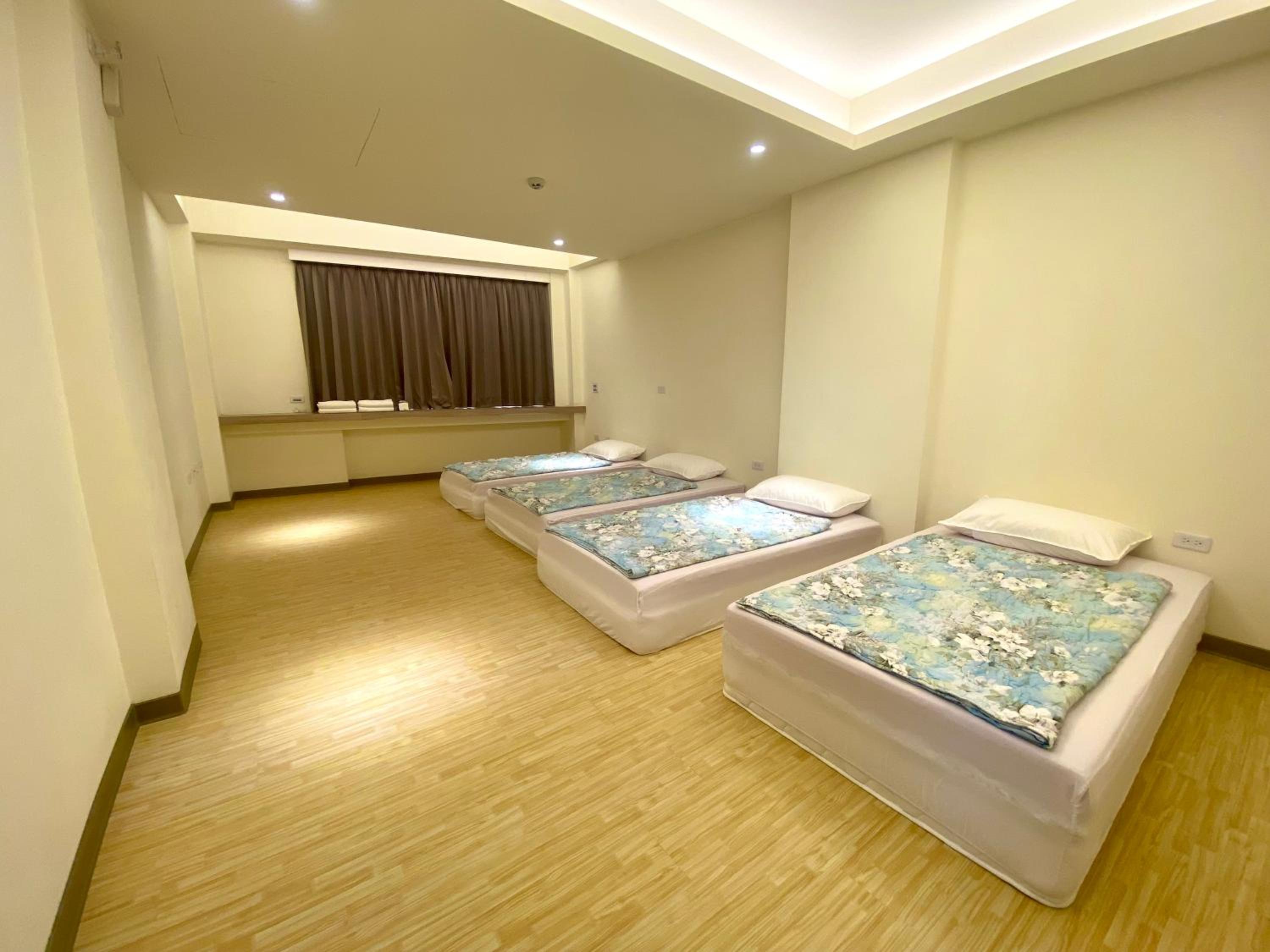 Quadruple Room with Private External Bathroom photo 2
