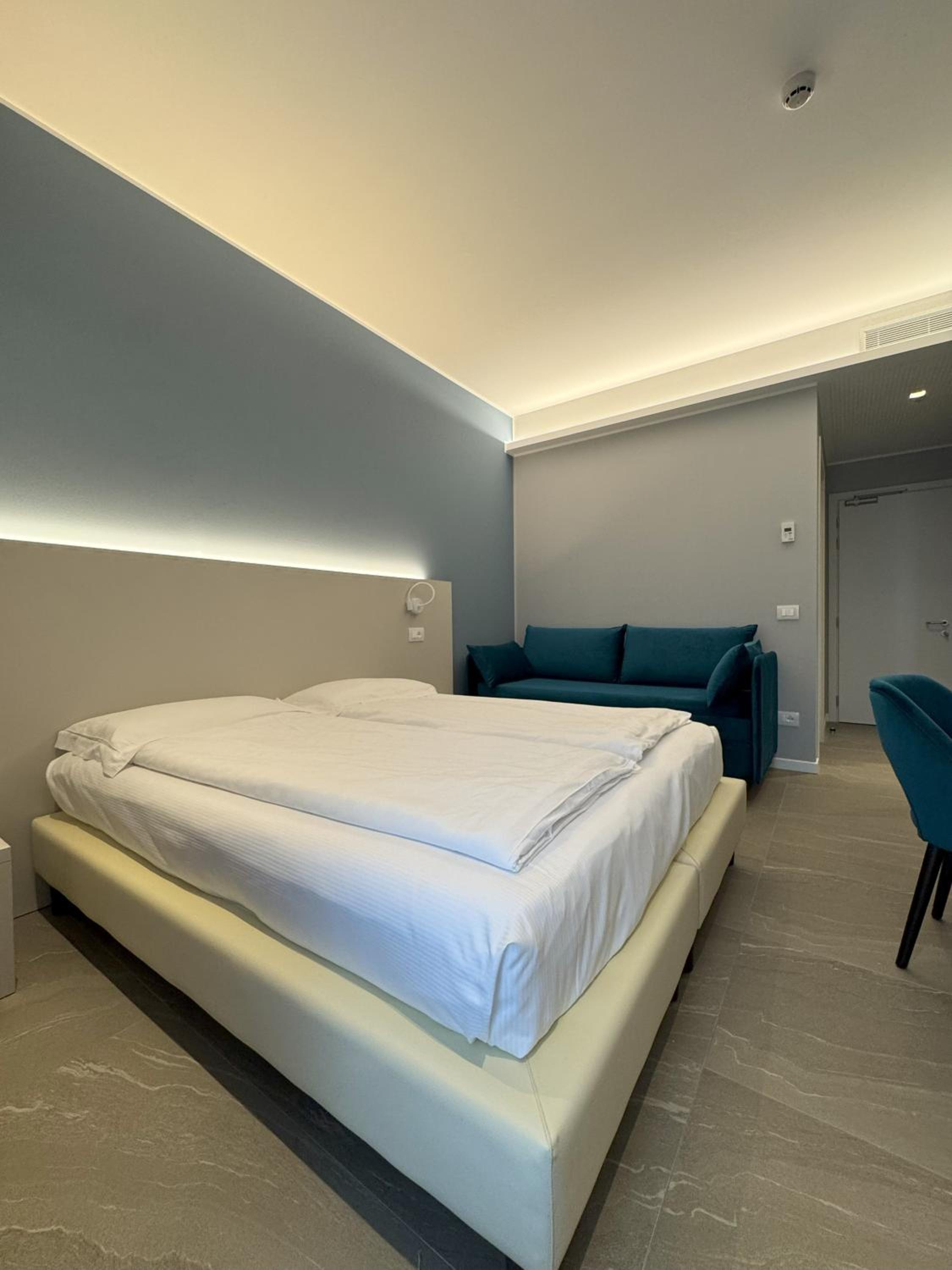 Superior Double or Twin Room with Pool View