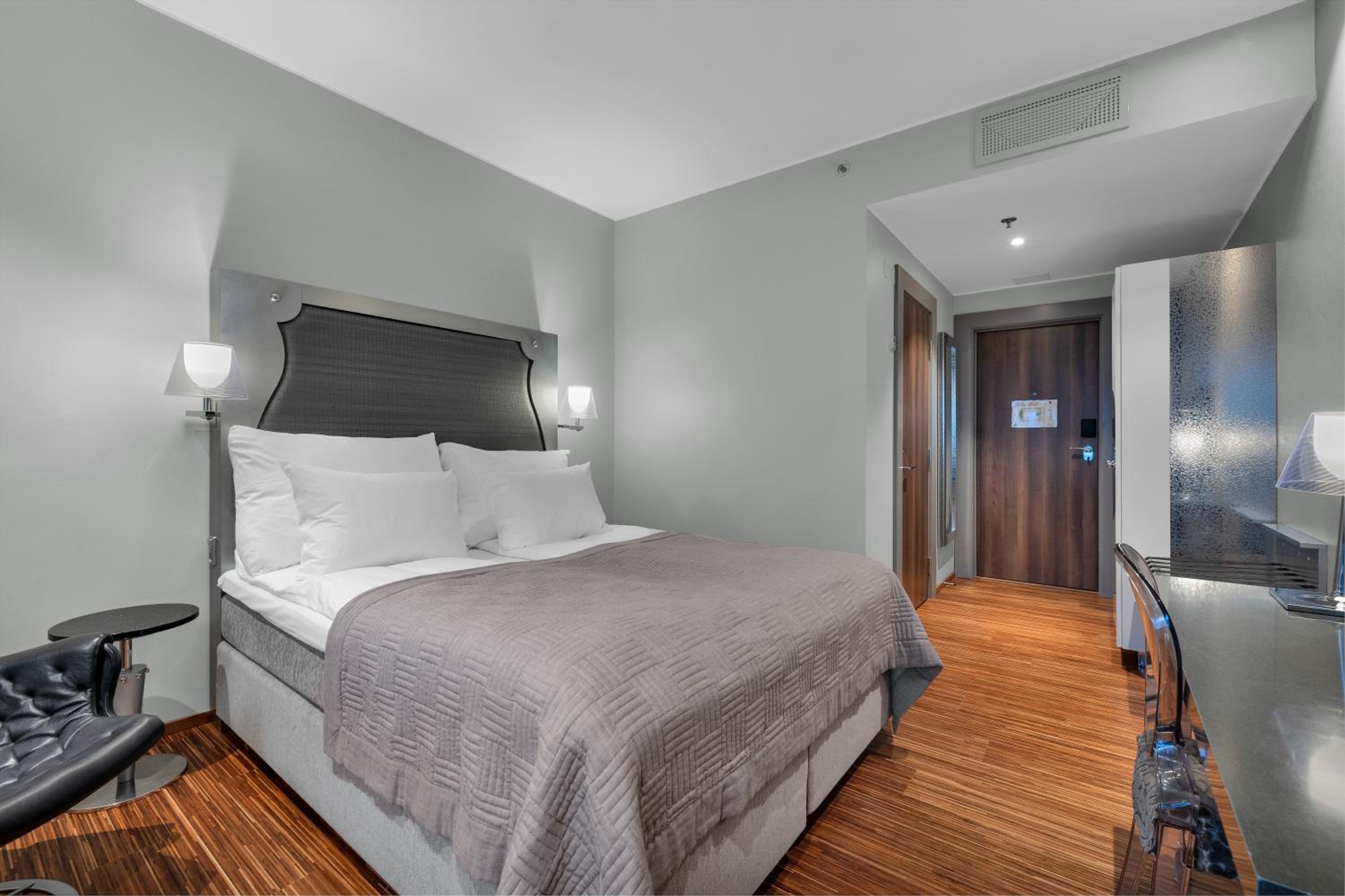 Standard Double Room - Photo 3
