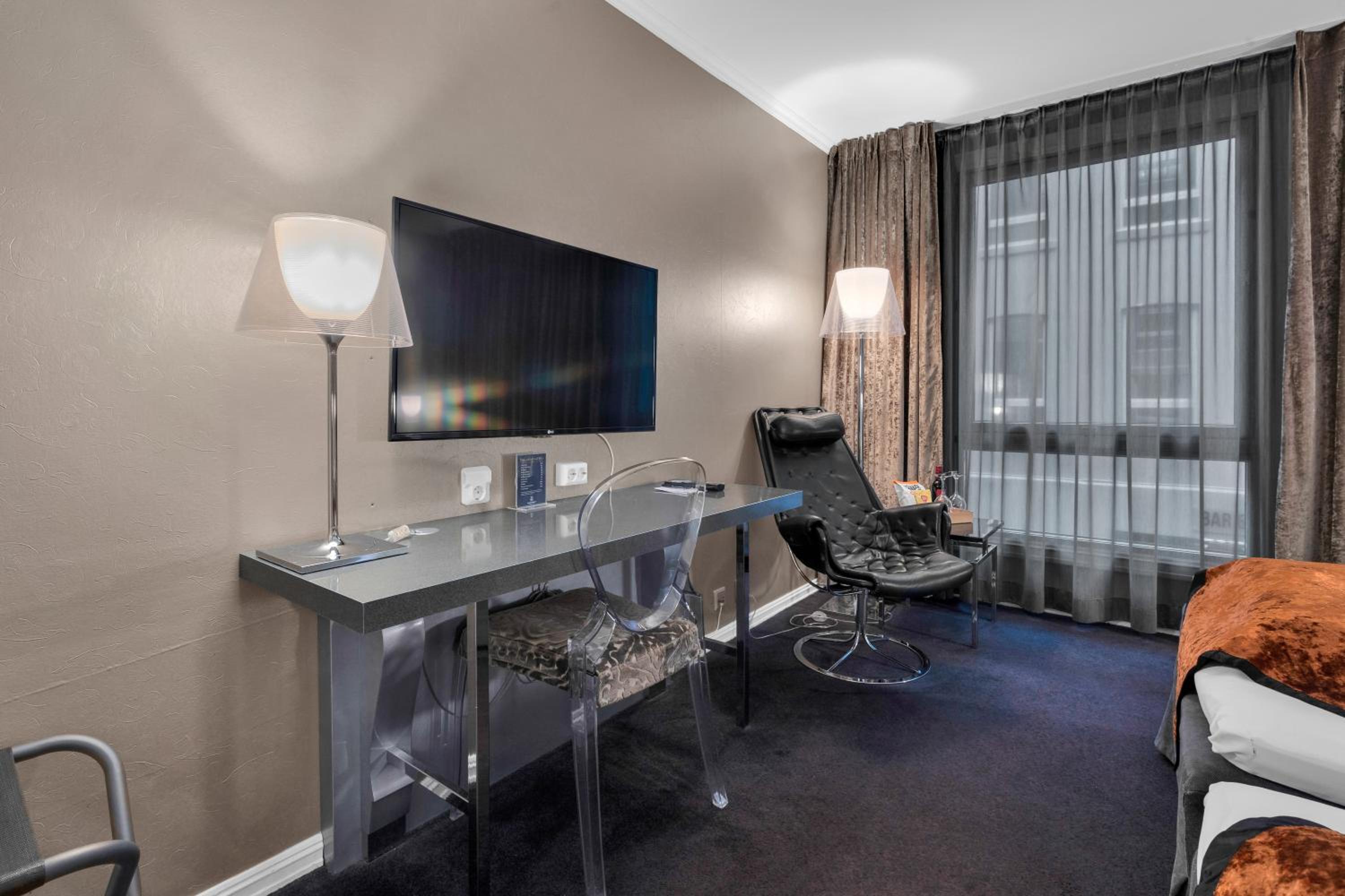 Standard Twin Room - Photo 2