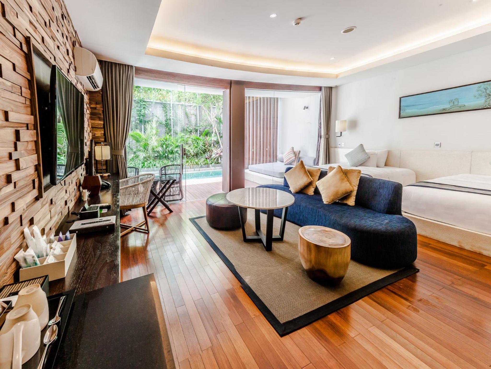 Pool Suite with Complimentary Mini Bar, Free Sauna & Ice Plunge Facilities