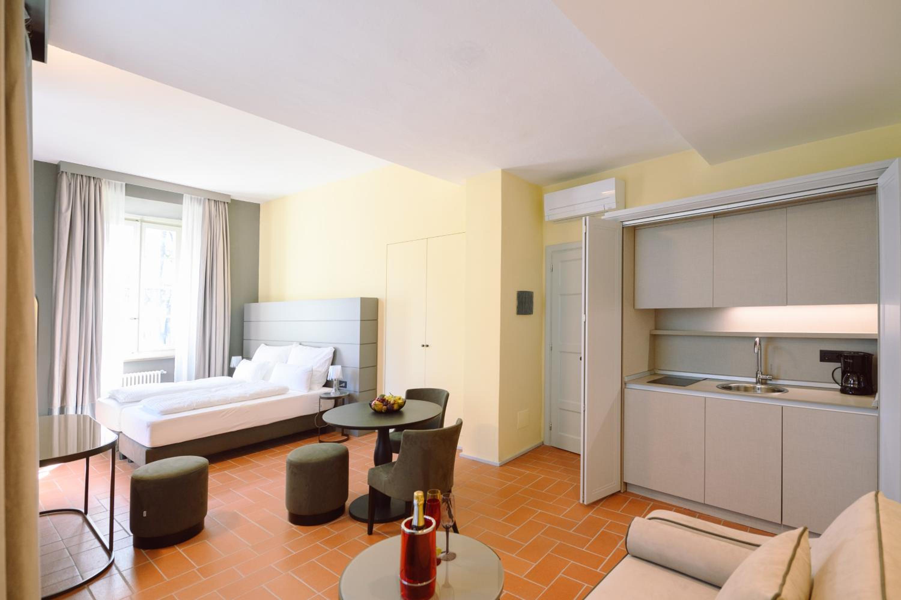 Double or Twin Room with View photo 3