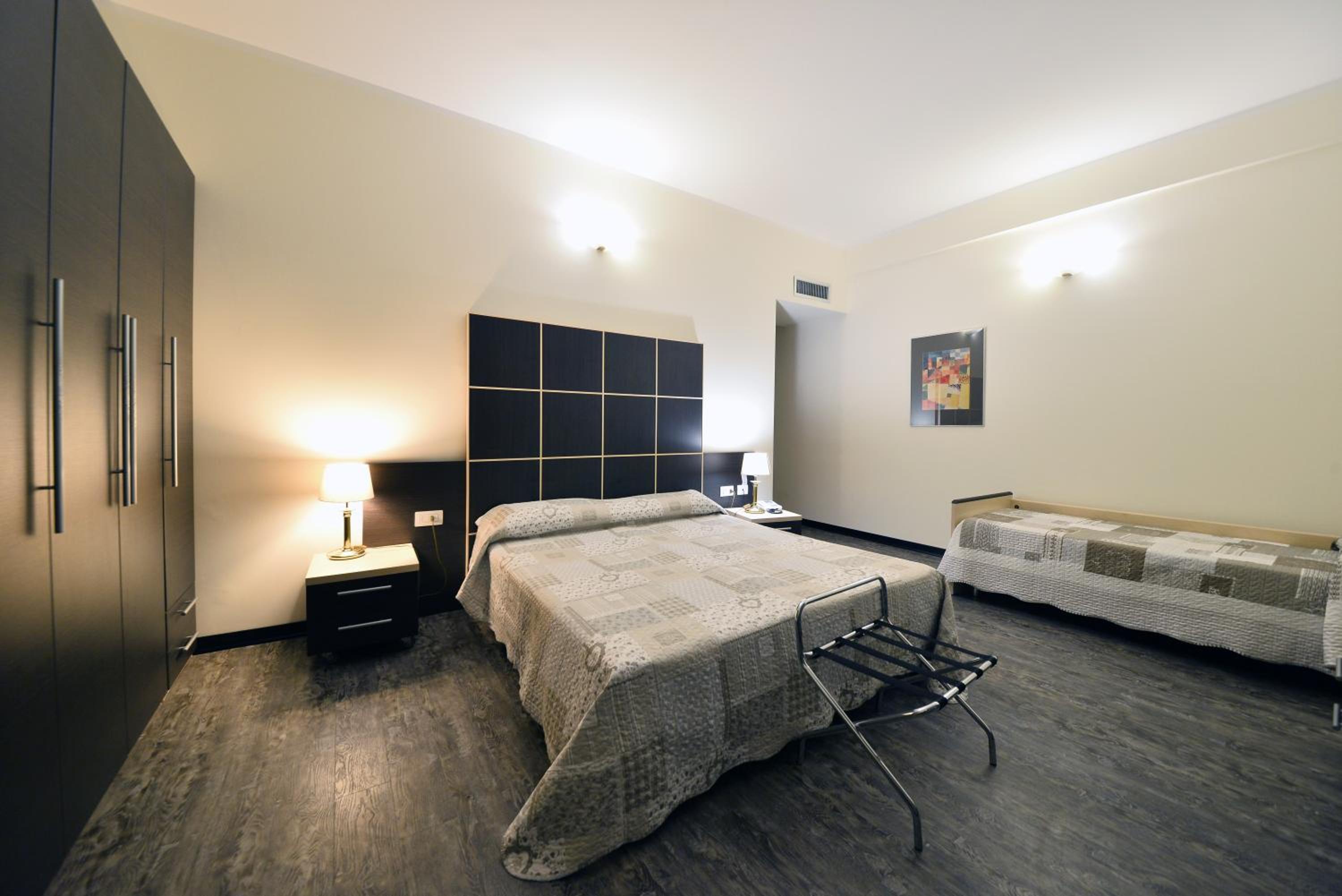 Standard Triple Room - Photo 6