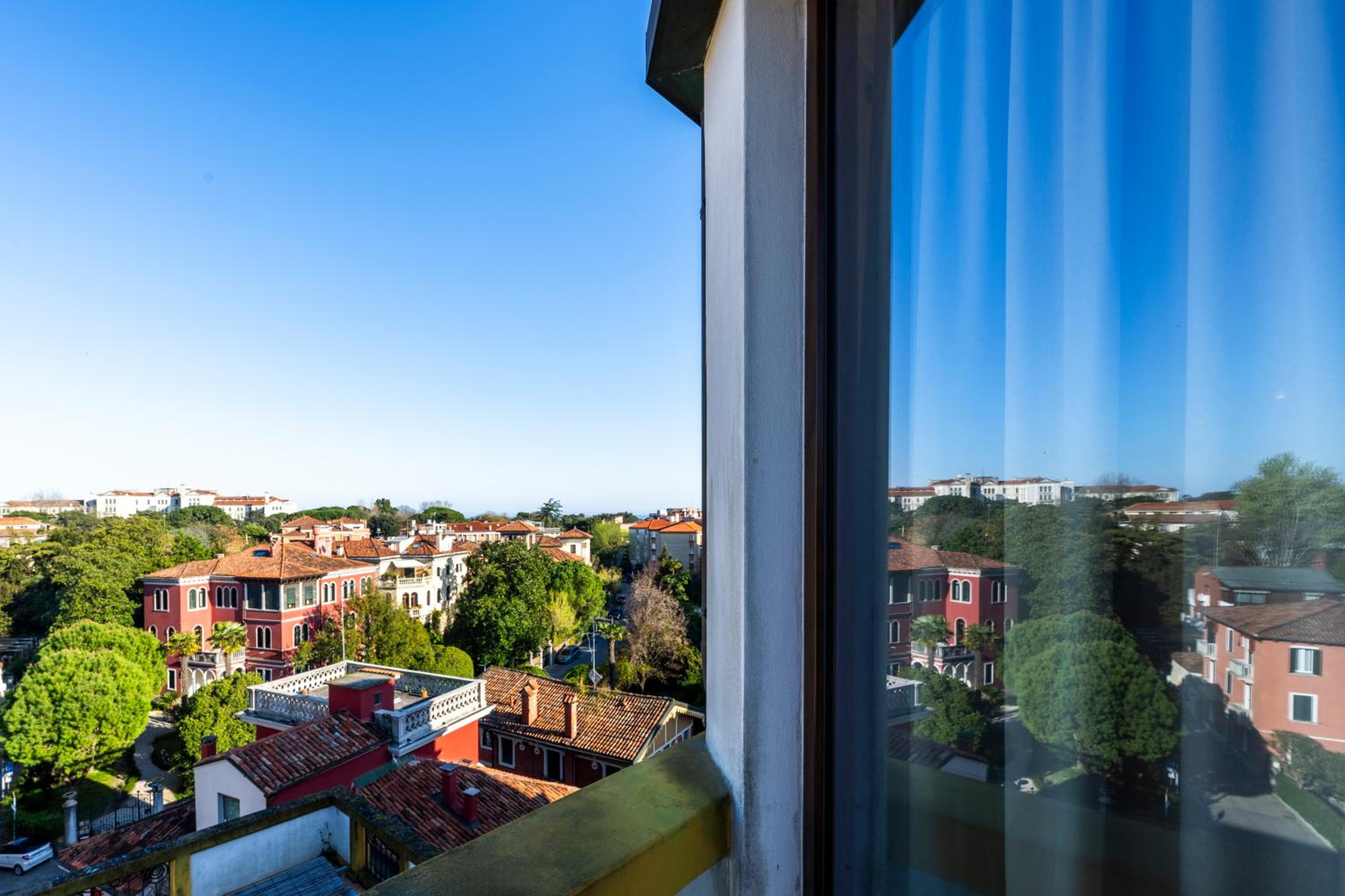 Suite with Terrace - Photo 7