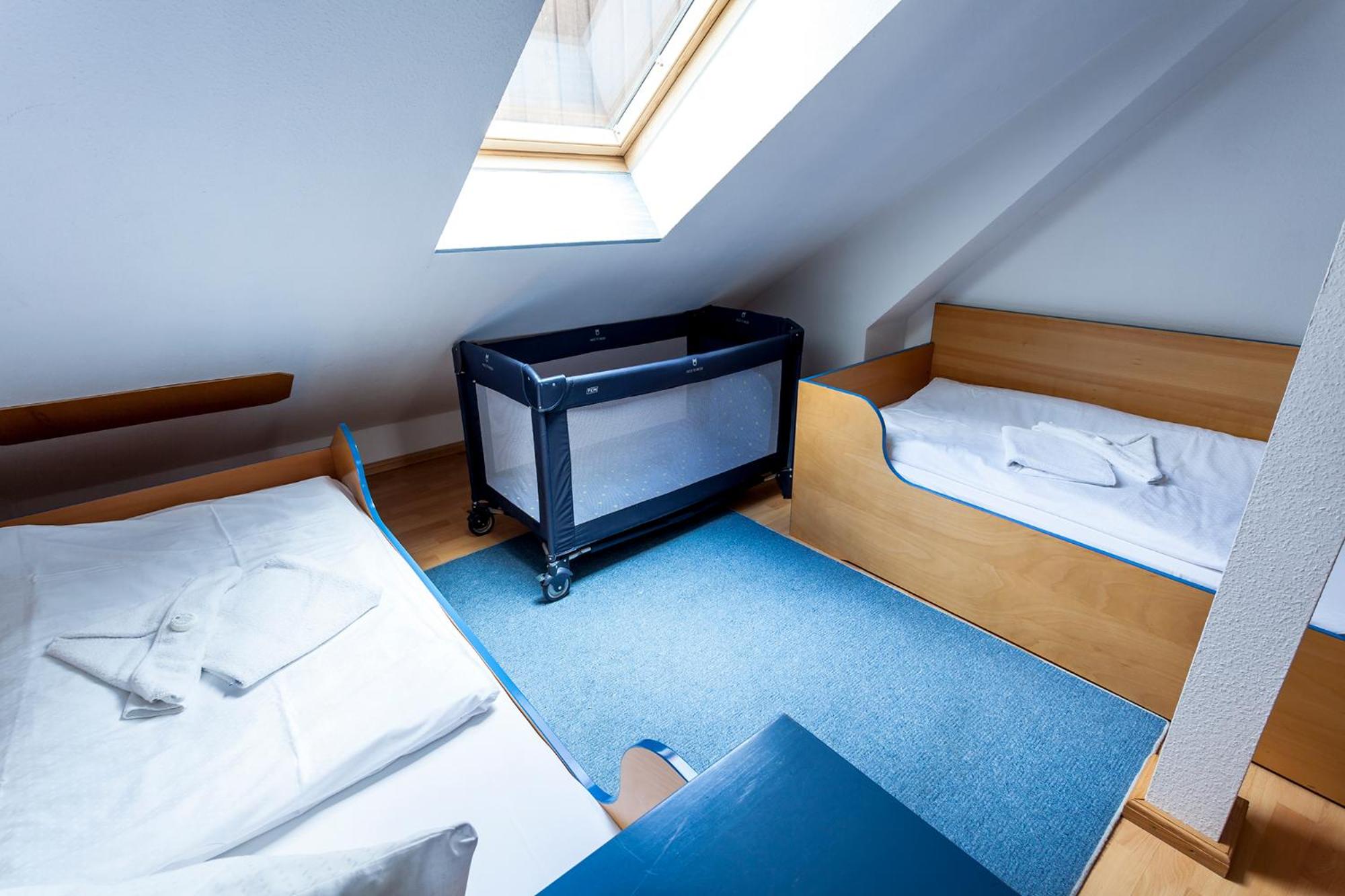 One-Bedroom Suite with Sofa Bed photo 2