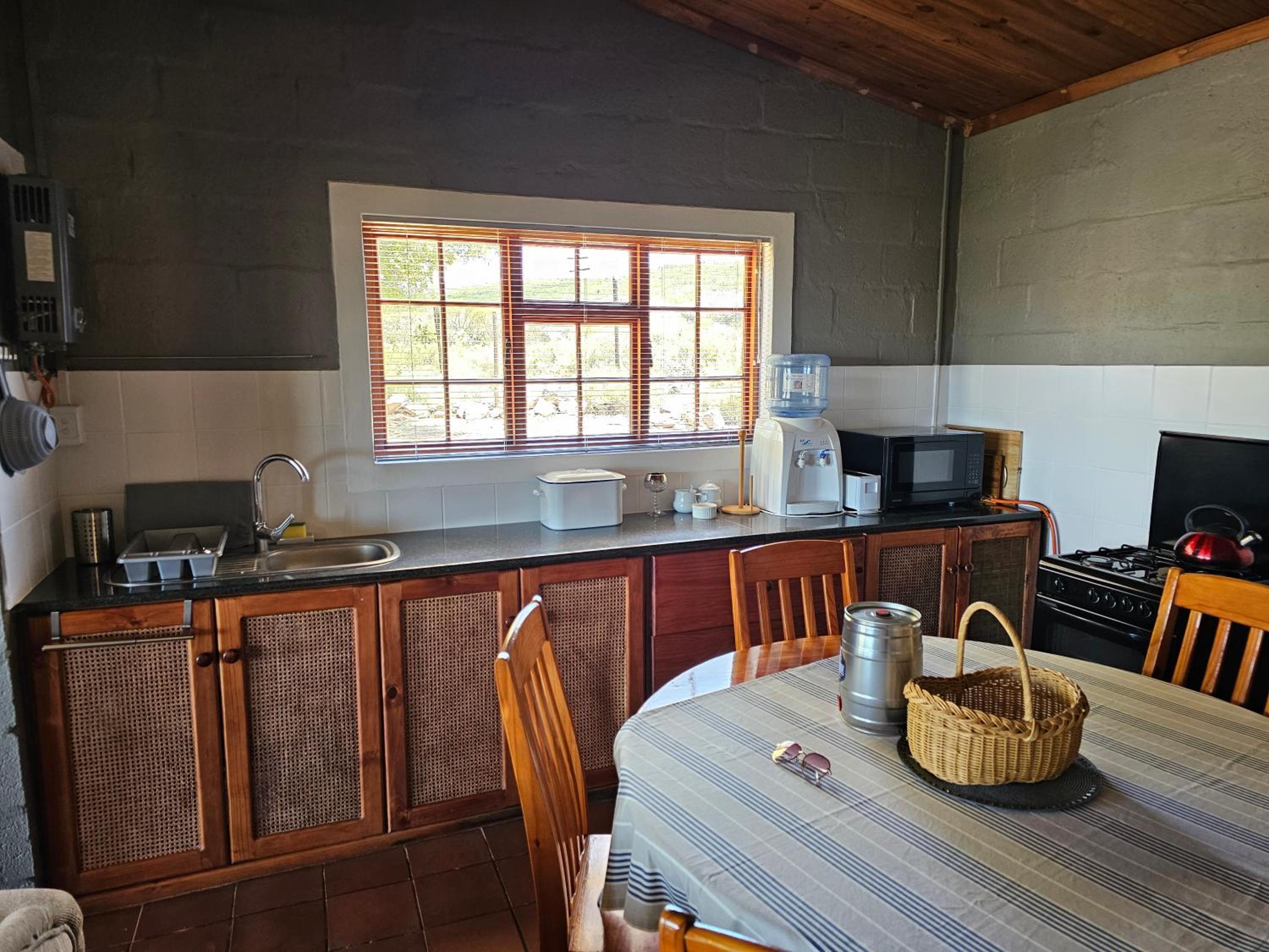 Three-Bedroom House - Photo 6