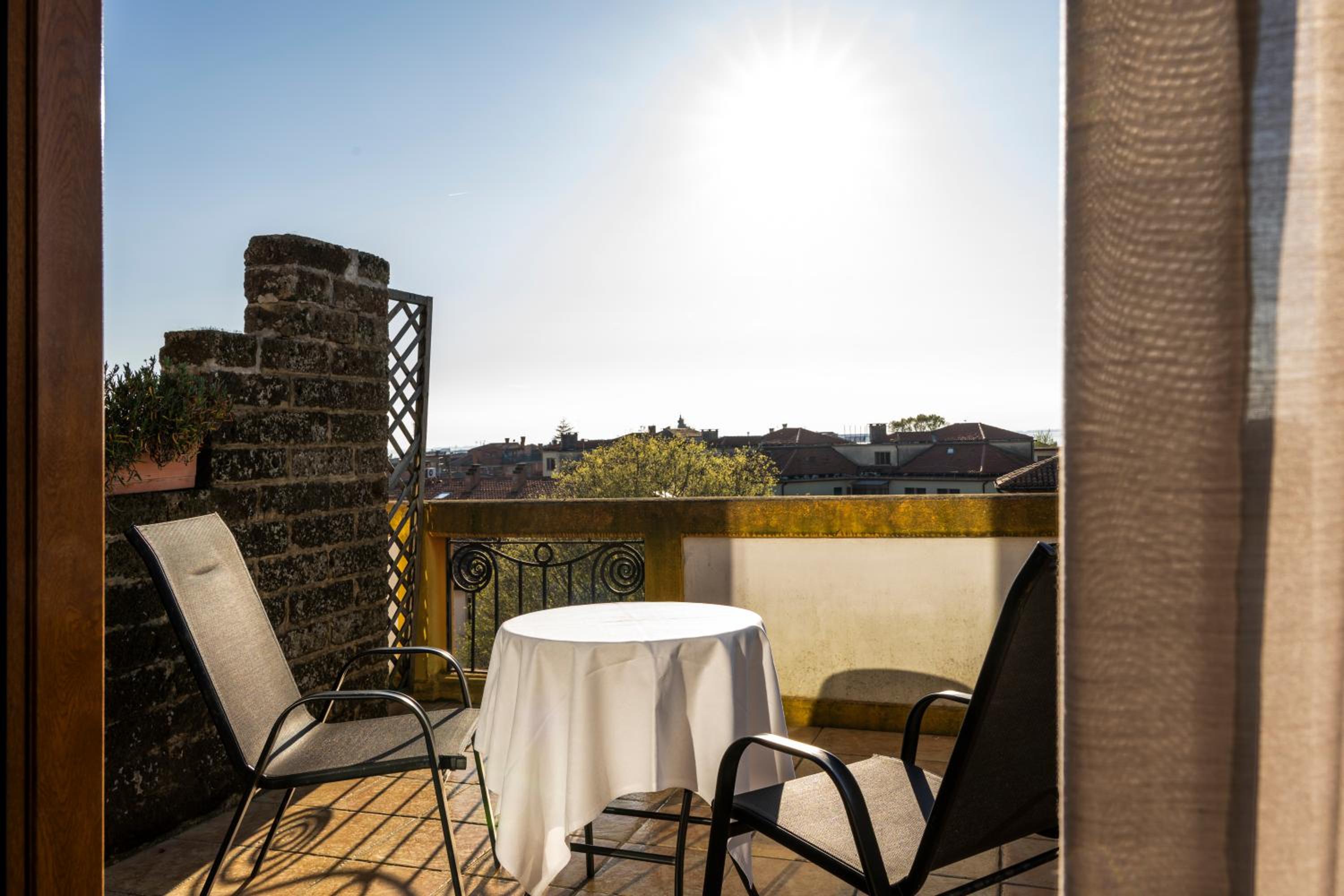 Suite with Terrace - Photo 3