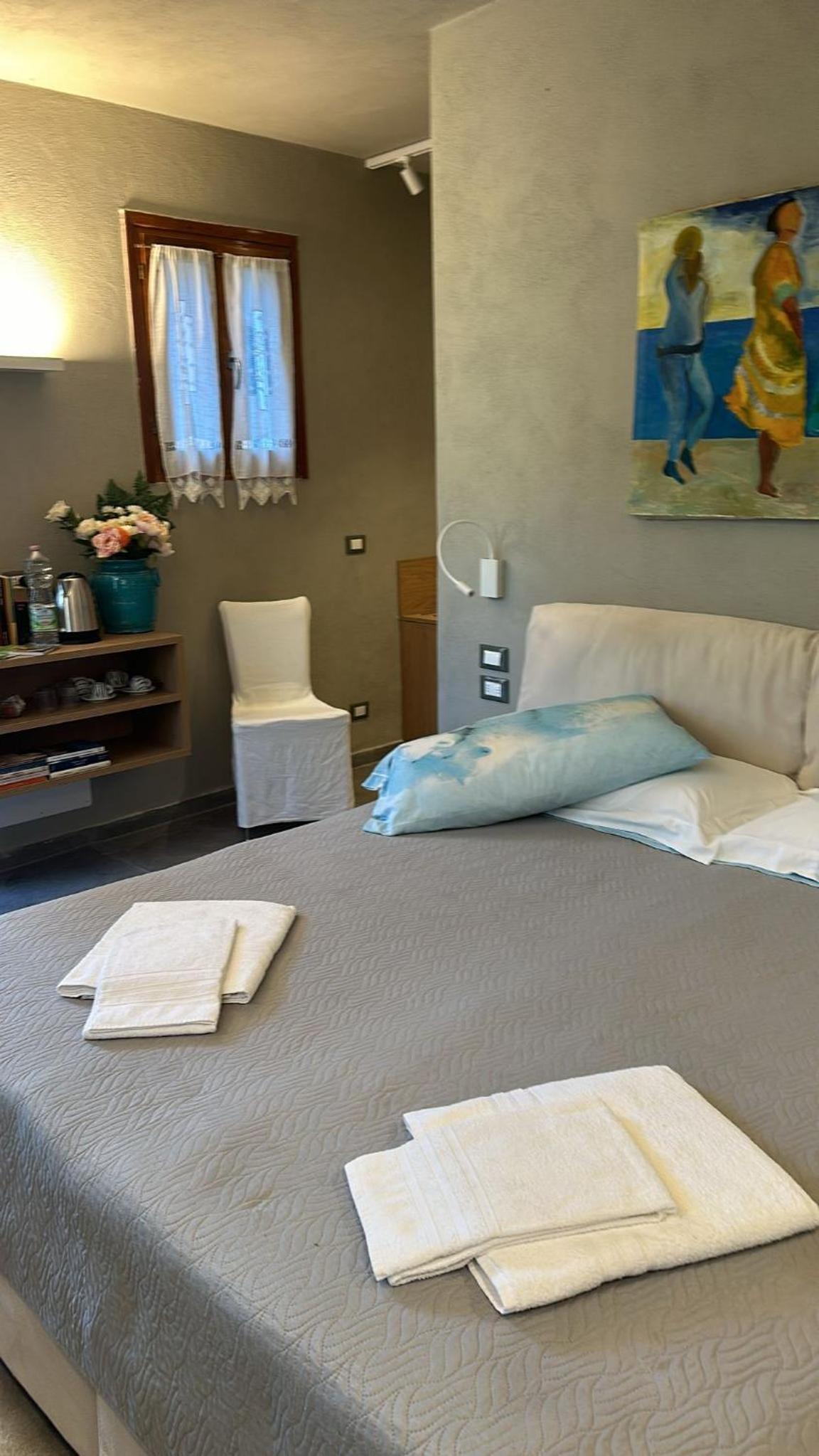 Double or Twin Room photo 2