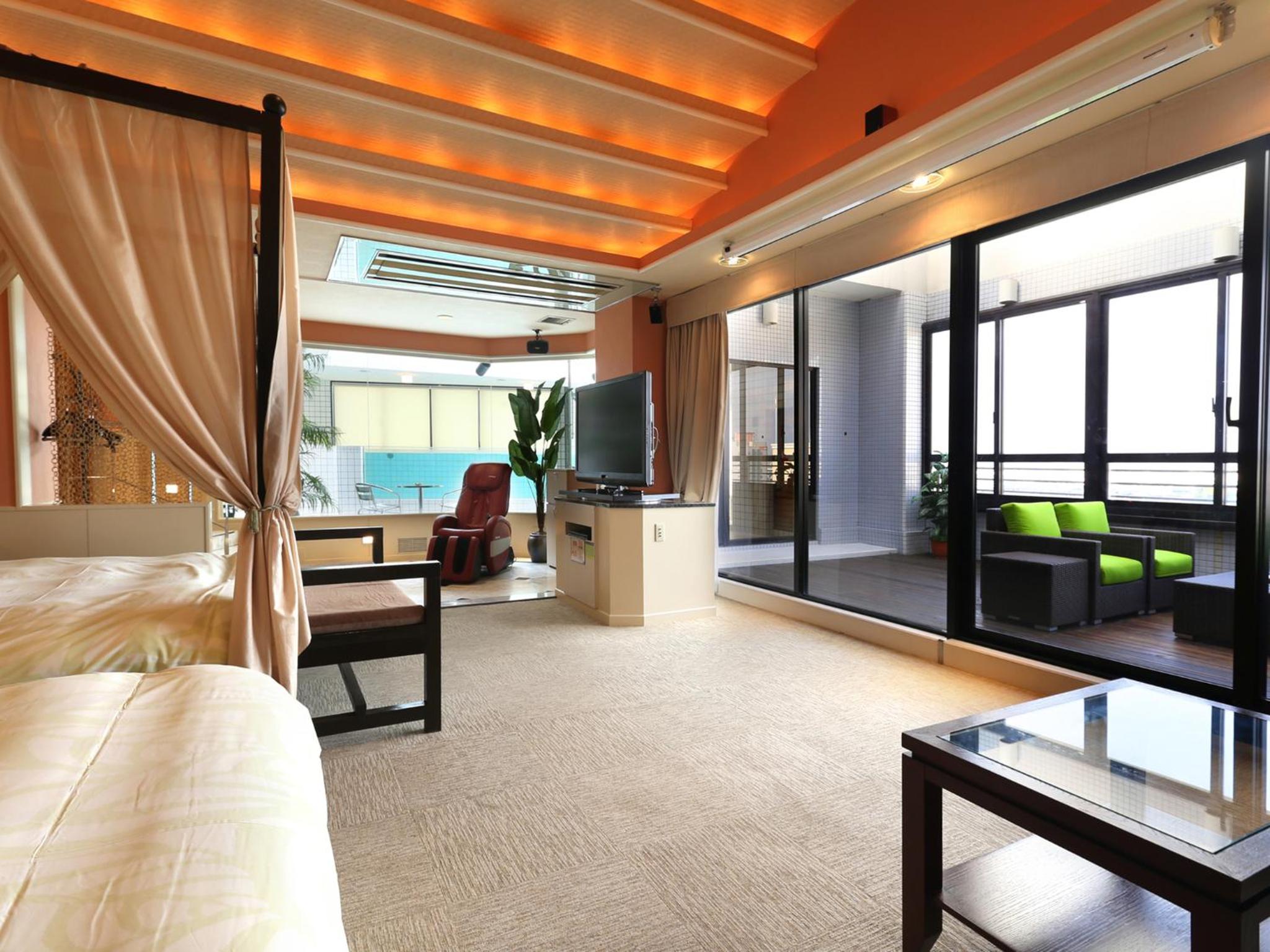 ROYAl SUITE ROOM with Private Pool/Terrace 2 BED- Smoking