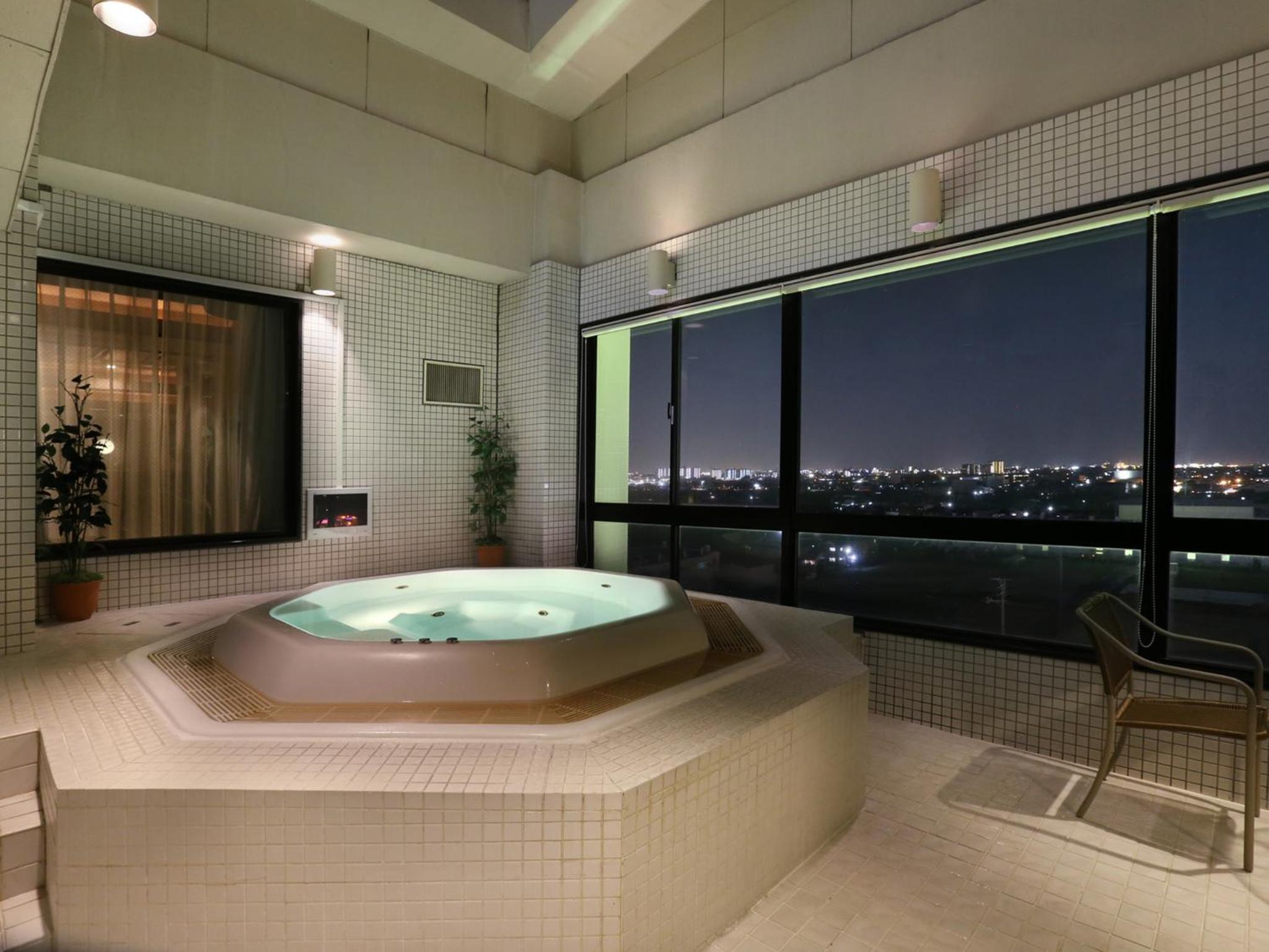 SUITE ROOM with Jet Bath 2 BED - Smoking